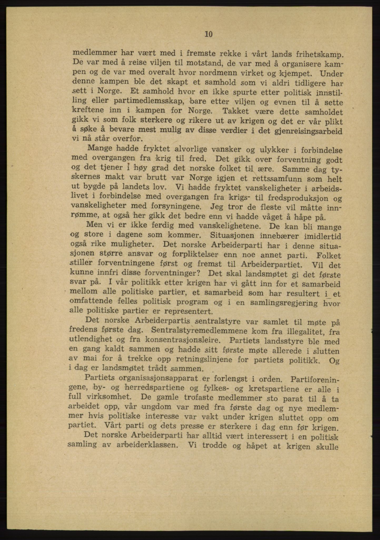 Det norske Arbeiderparti - publikasjoner, AAB/-/-/-: Protokoll over forhandlingene på landsmøtet 31. august og 1.-2. september 1945, 1945, s. 10