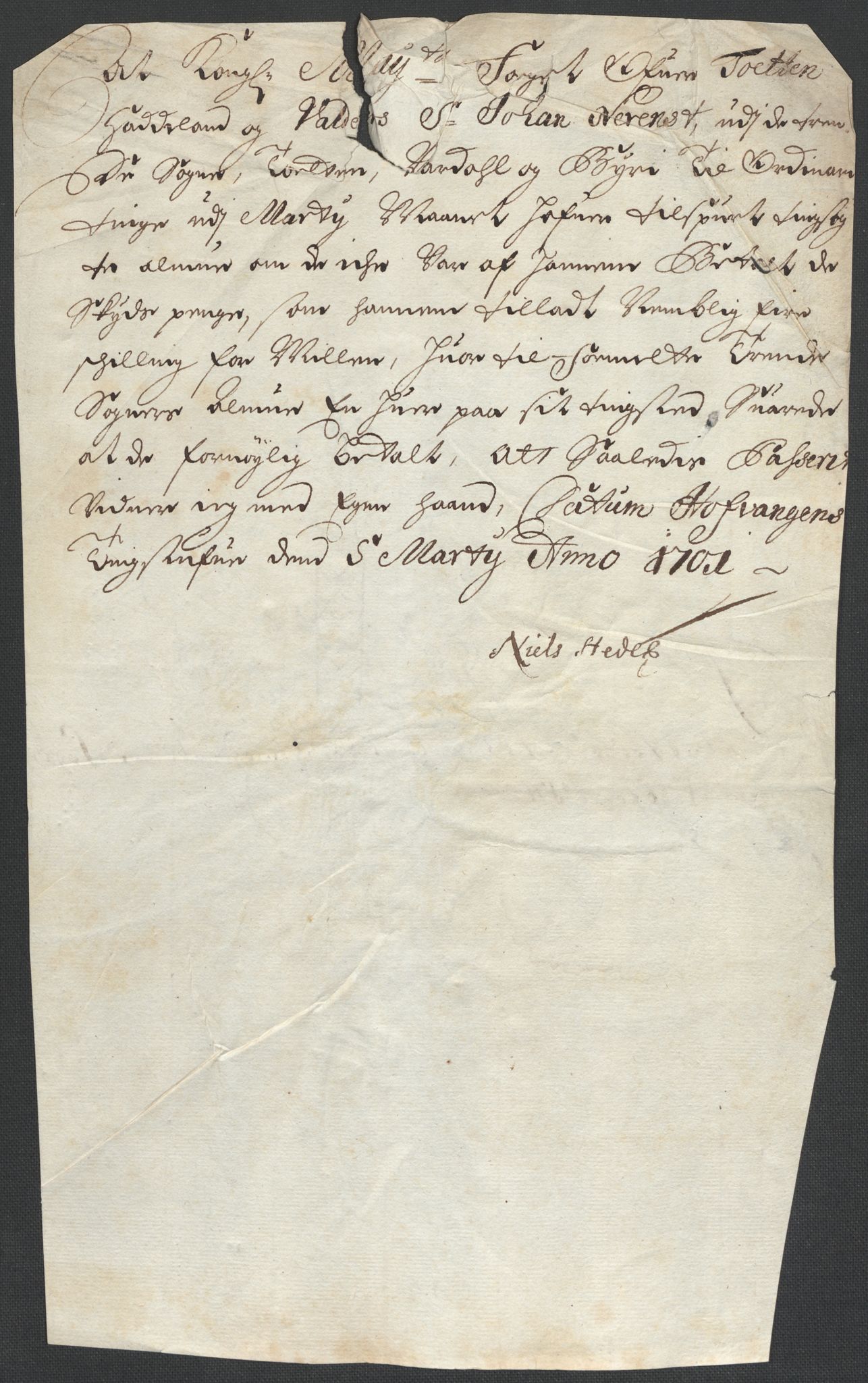 Rentekammeret inntil 1814, Reviderte regnskaper, Fogderegnskap, AV/RA-EA-4092/R18/L1298: Fogderegnskap Hadeland, Toten og Valdres, 1700, s. 451