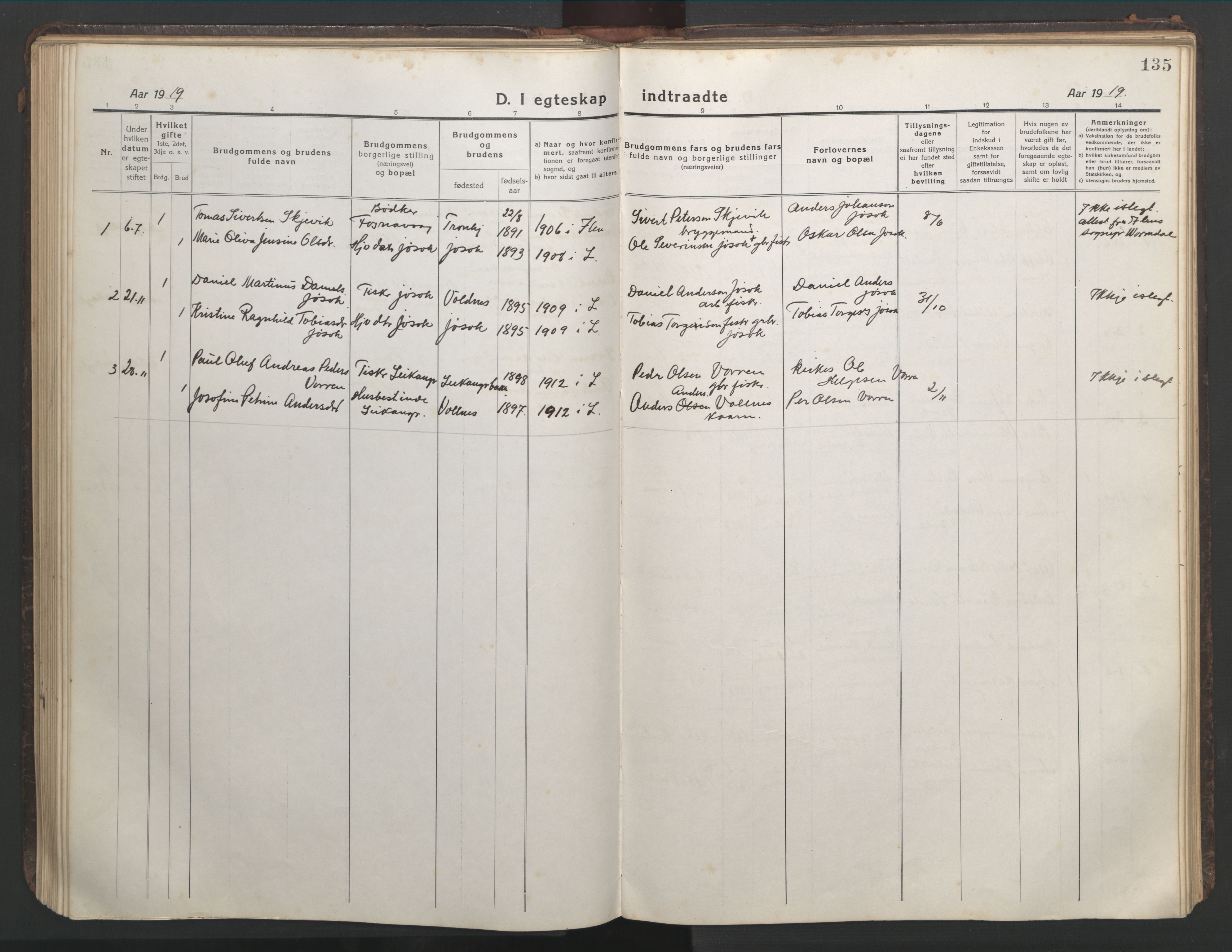 Ministerialprotokoller, klokkerbøker og fødselsregistre - Møre og Romsdal, AV/SAT-A-1454/508/L0099: Klokkerbok nr. 508C03, 1917-1947, s. 135