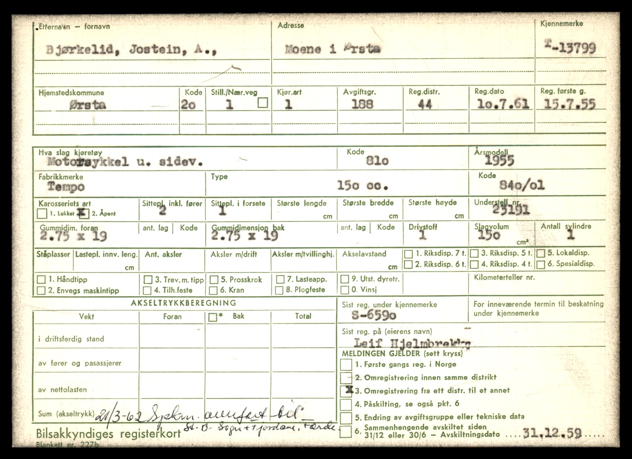 Møre og Romsdal vegkontor - Ålesund trafikkstasjon, AV/SAT-A-4099/F/Fe/L0041: Registreringskort for kjøretøy T 13710 - T 13905, 1927-1998, s. 1611