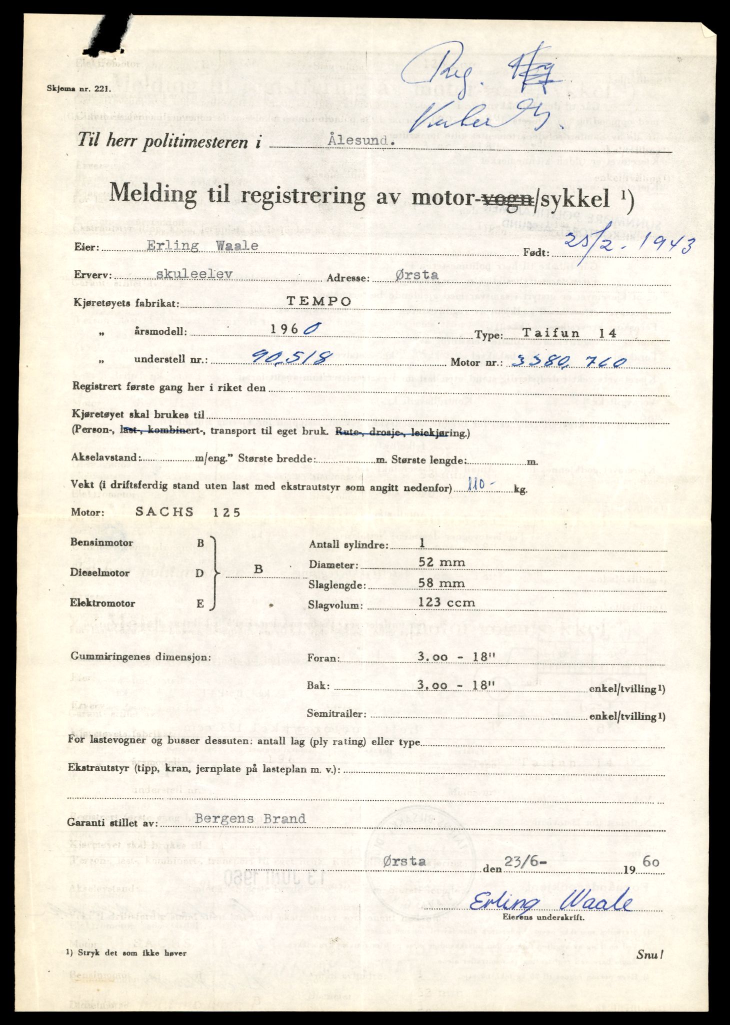 Møre og Romsdal vegkontor - Ålesund trafikkstasjon, AV/SAT-A-4099/F/Fe/L0041: Registreringskort for kjøretøy T 13710 - T 13905, 1927-1998, s. 2855