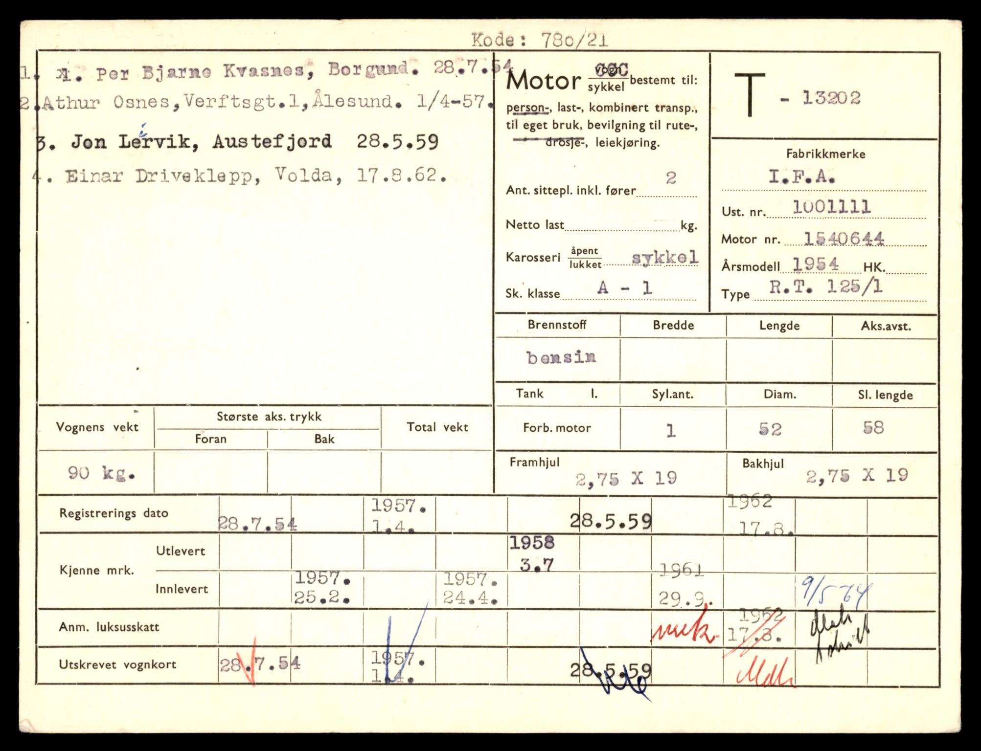 Møre og Romsdal vegkontor - Ålesund trafikkstasjon, AV/SAT-A-4099/F/Fe/L0038: Registreringskort for kjøretøy T 13180 - T 13360, 1927-1998, s. 373