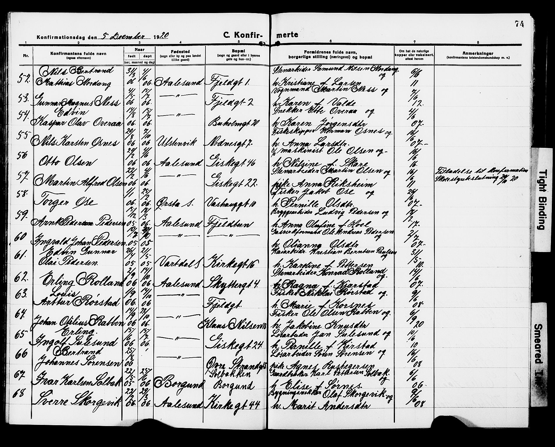 Ministerialprotokoller, klokkerbøker og fødselsregistre - Møre og Romsdal, AV/SAT-A-1454/529/L0472: Klokkerbok nr. 529C09, 1917-1929, s. 74