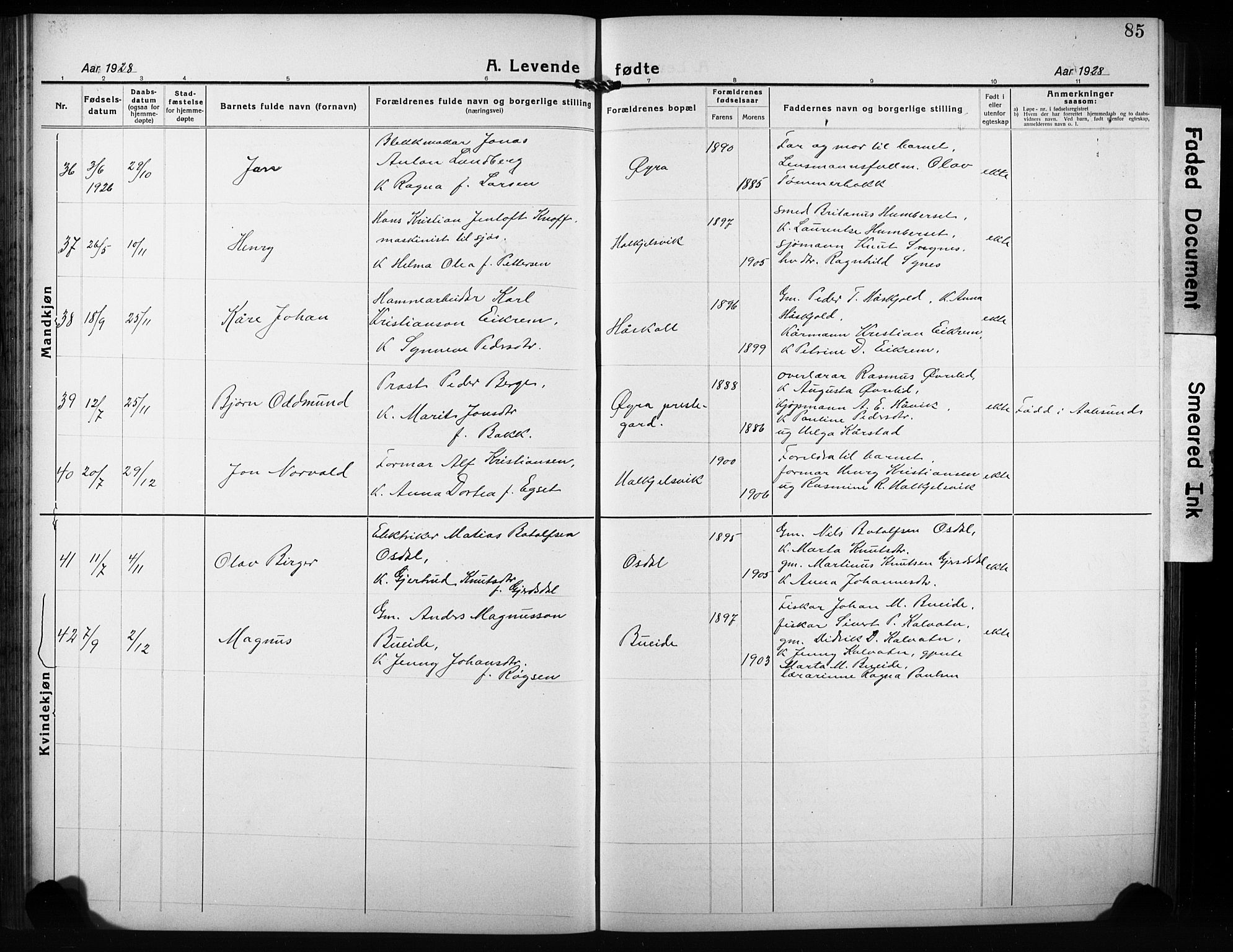 Ministerialprotokoller, klokkerbøker og fødselsregistre - Møre og Romsdal, AV/SAT-A-1454/511/L0160: Klokkerbok nr. 511C06, 1920-1932, s. 85