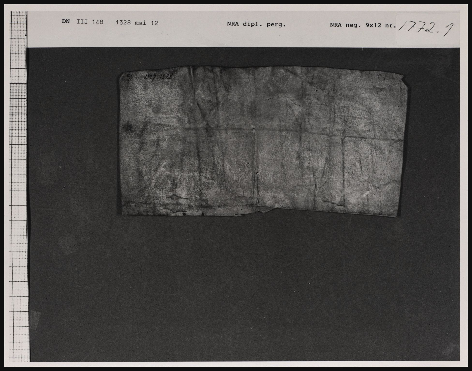 Riksarkivets diplomsamling, AV/RA-EA-5965/F01/F01a/L0021: Dokumenter, 1327-1328, s. 12