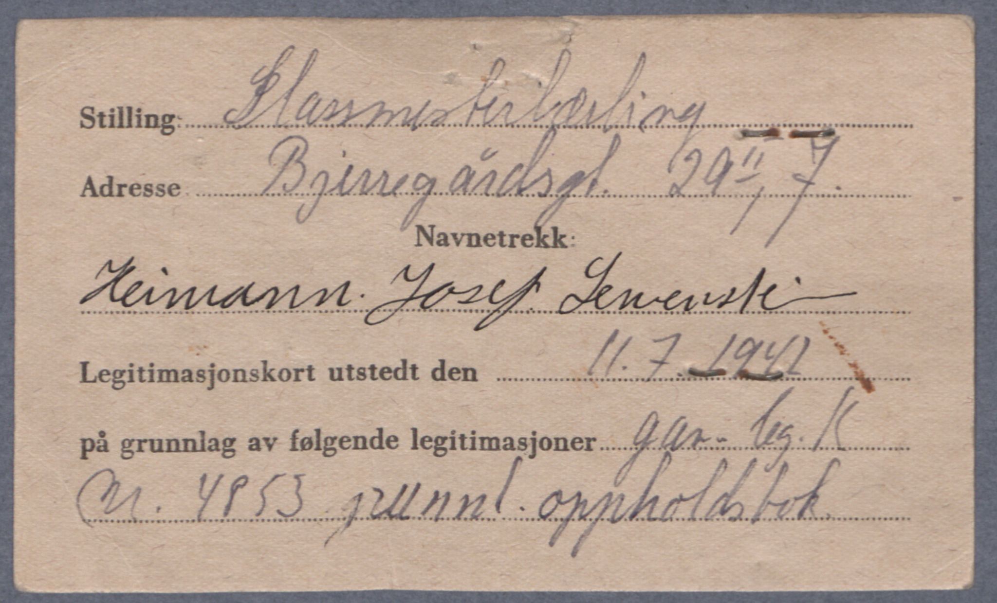 Sosialdepartementet, Våre Falne, AV/RA-S-1708/E/Ee/Eea/L0021A: Legitimasjonskort med fotografier for jøder, 1941-1942, s. 238