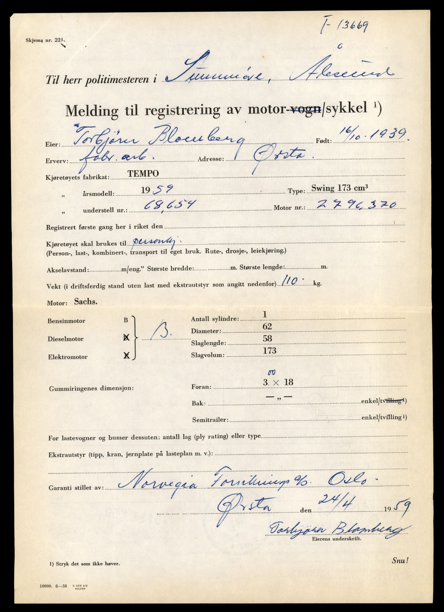 Møre og Romsdal vegkontor - Ålesund trafikkstasjon, AV/SAT-A-4099/F/Fe/L0040: Registreringskort for kjøretøy T 13531 - T 13709, 1927-1998, s. 2369