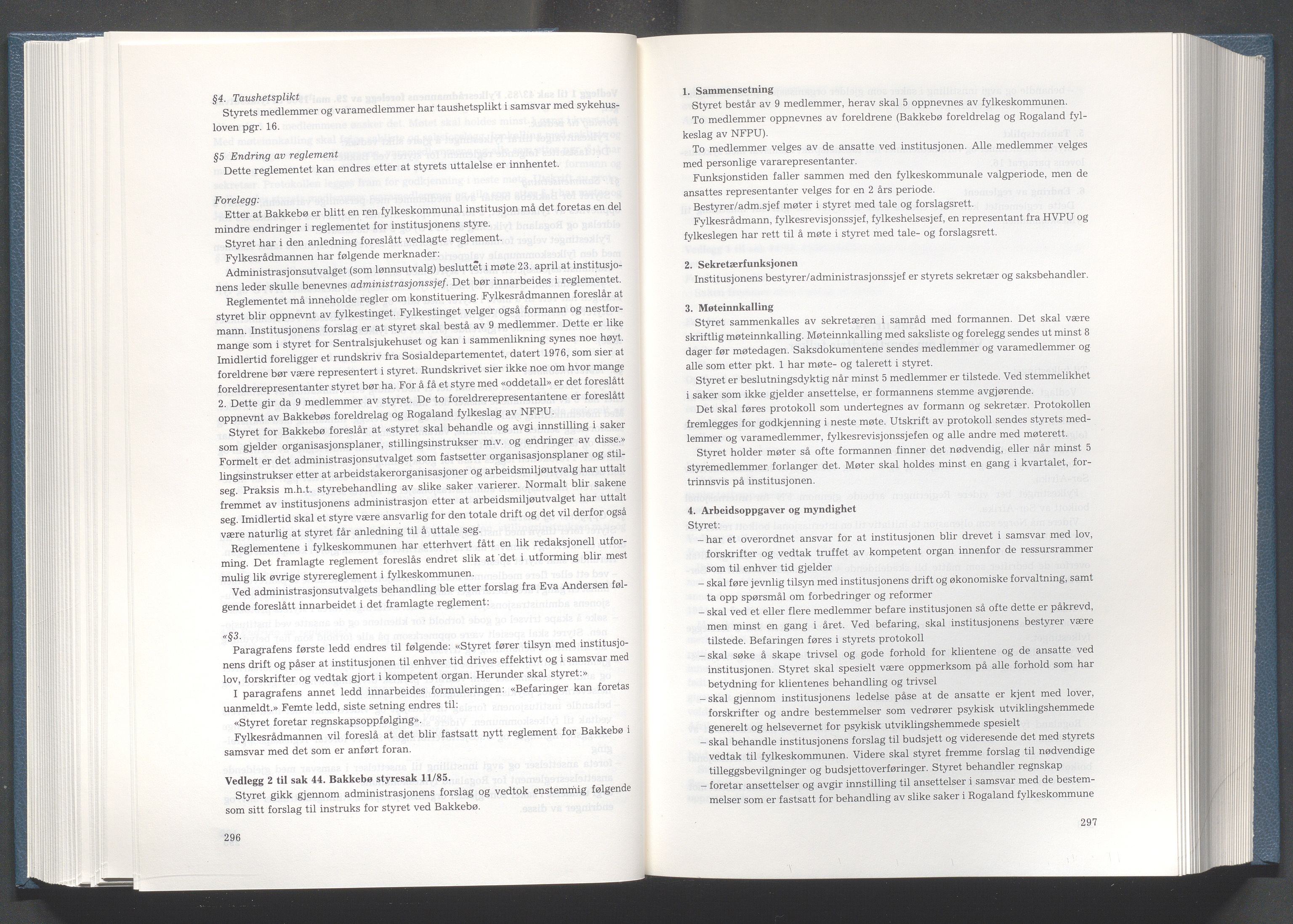 Rogaland fylkeskommune - Fylkesrådmannen , IKAR/A-900/A/Aa/Aaa/L0105: Møtebok , 1985, s. 296-297