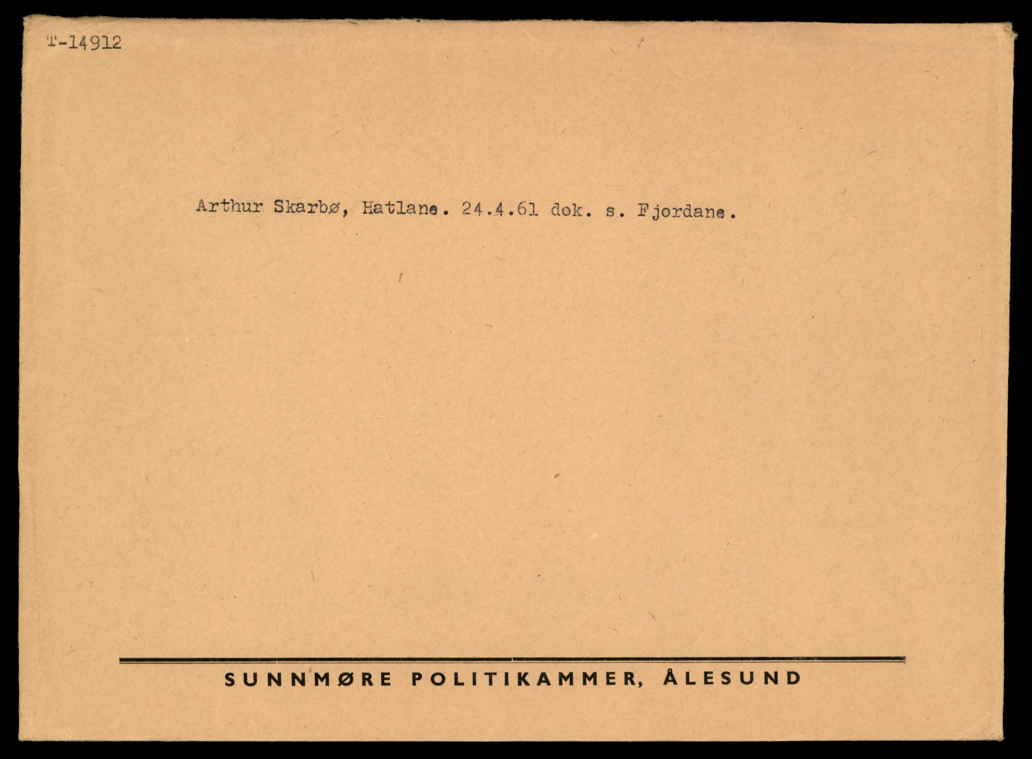 Møre og Romsdal vegkontor - Ålesund trafikkstasjon, AV/SAT-A-4099/F/Fe/L0049: Registreringskort for kjøretøy T 14864 - T 18613, 1927-1998, s. 1133