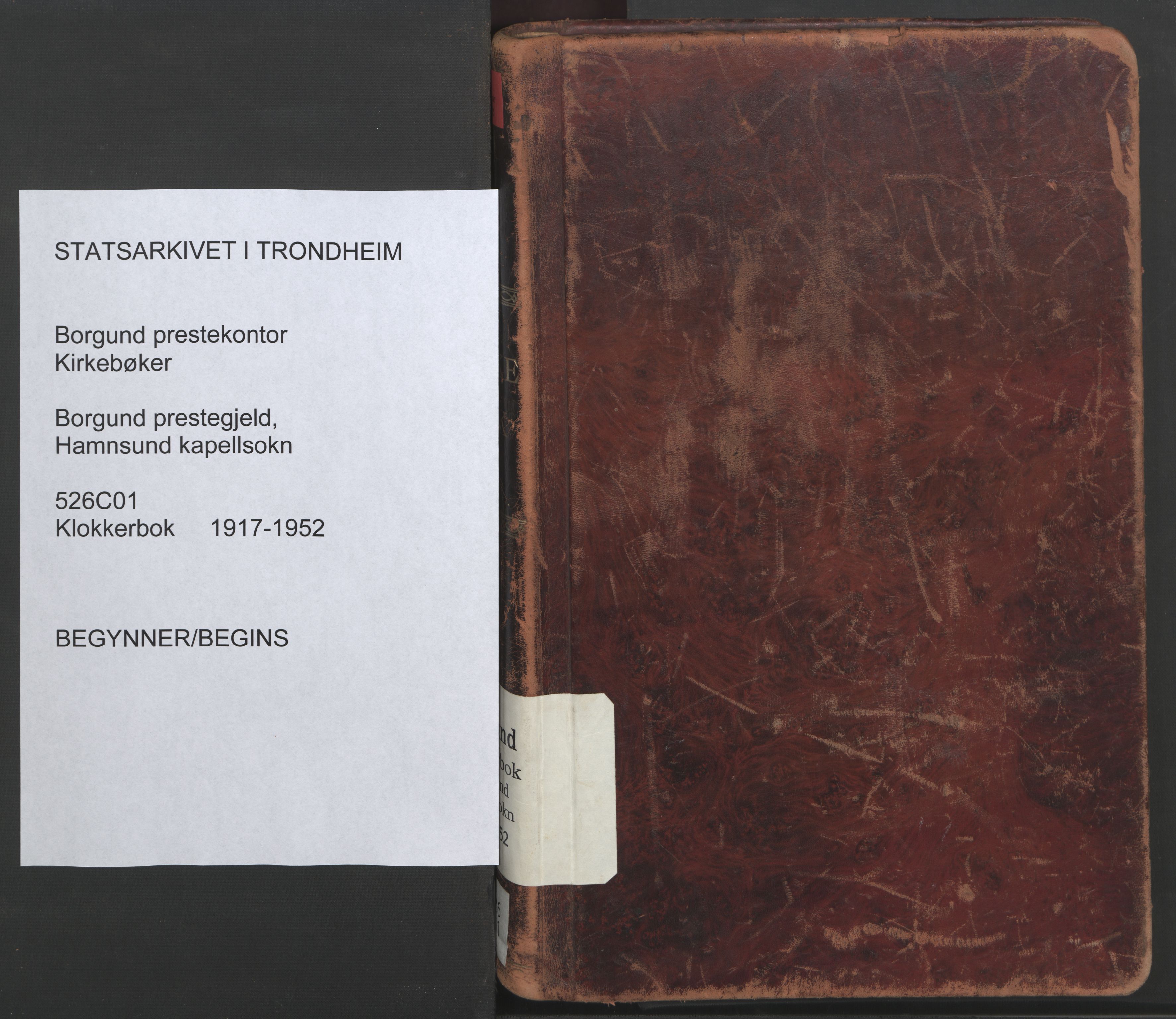 Ministerialprotokoller, klokkerbøker og fødselsregistre - Møre og Romsdal, SAT/A-1454/526/L0384: Klokkerbok nr. 526C01, 1917-1952