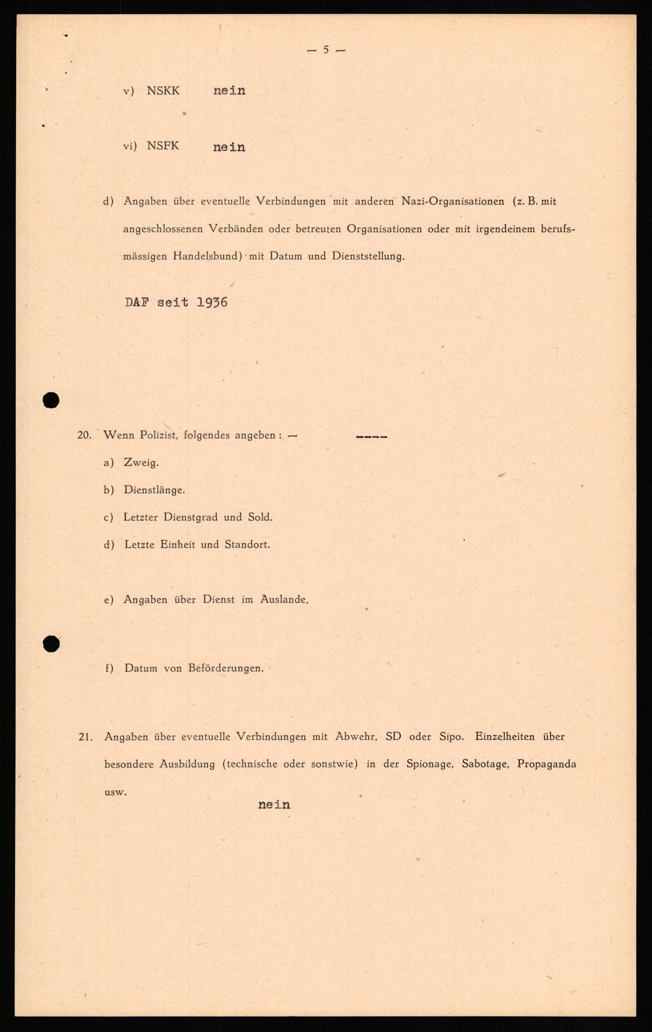 Forsvaret, Forsvarets overkommando II, AV/RA-RAFA-3915/D/Db/L0019: CI Questionaires. Tyske okkupasjonsstyrker i Norge. Tyskere., 1945-1946, s. 531