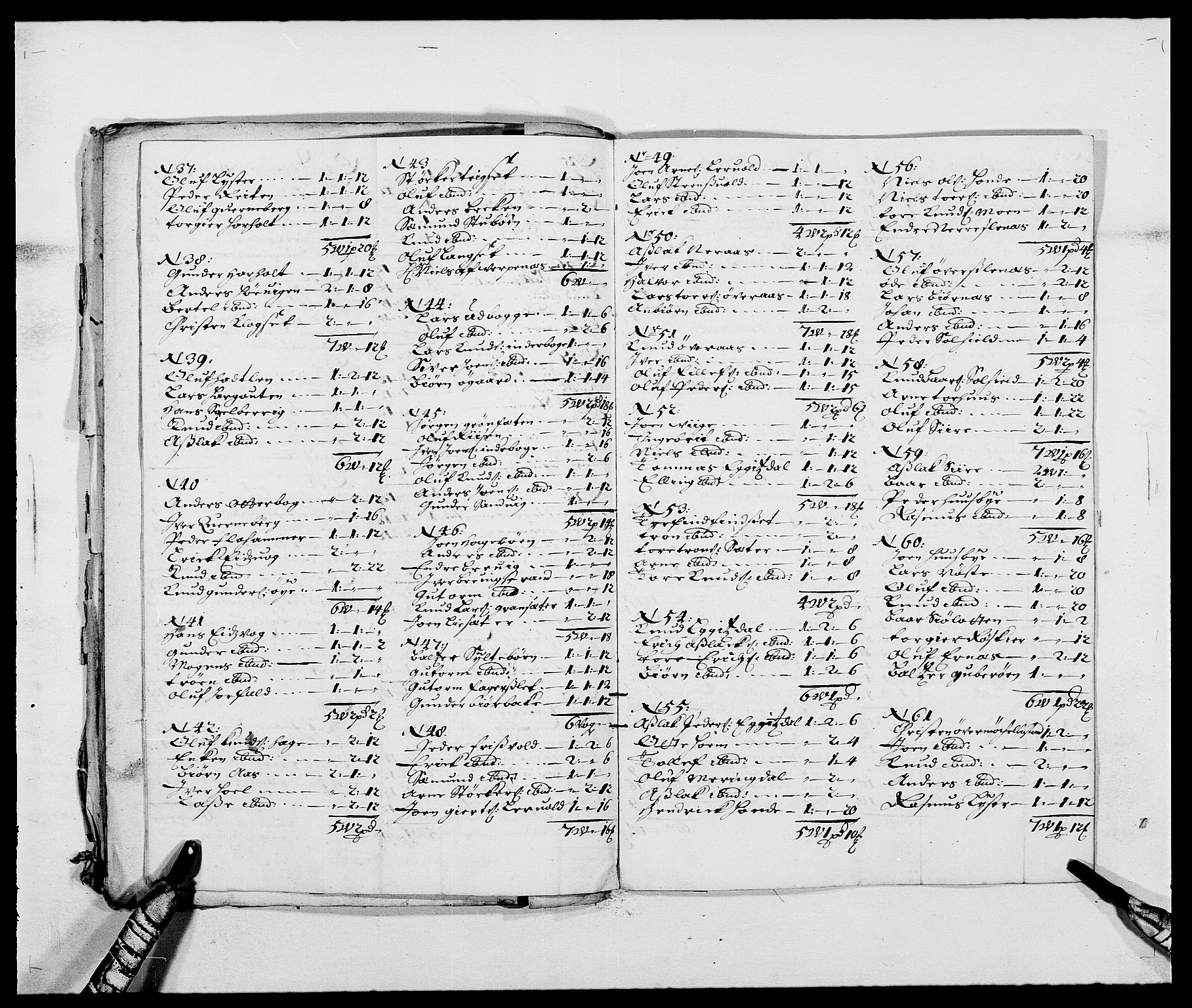 Rentekammeret inntil 1814, Reviderte regnskaper, Fogderegnskap, RA/EA-4092/R55/L3648: Fogderegnskap Romsdal, 1687-1689, s. 83