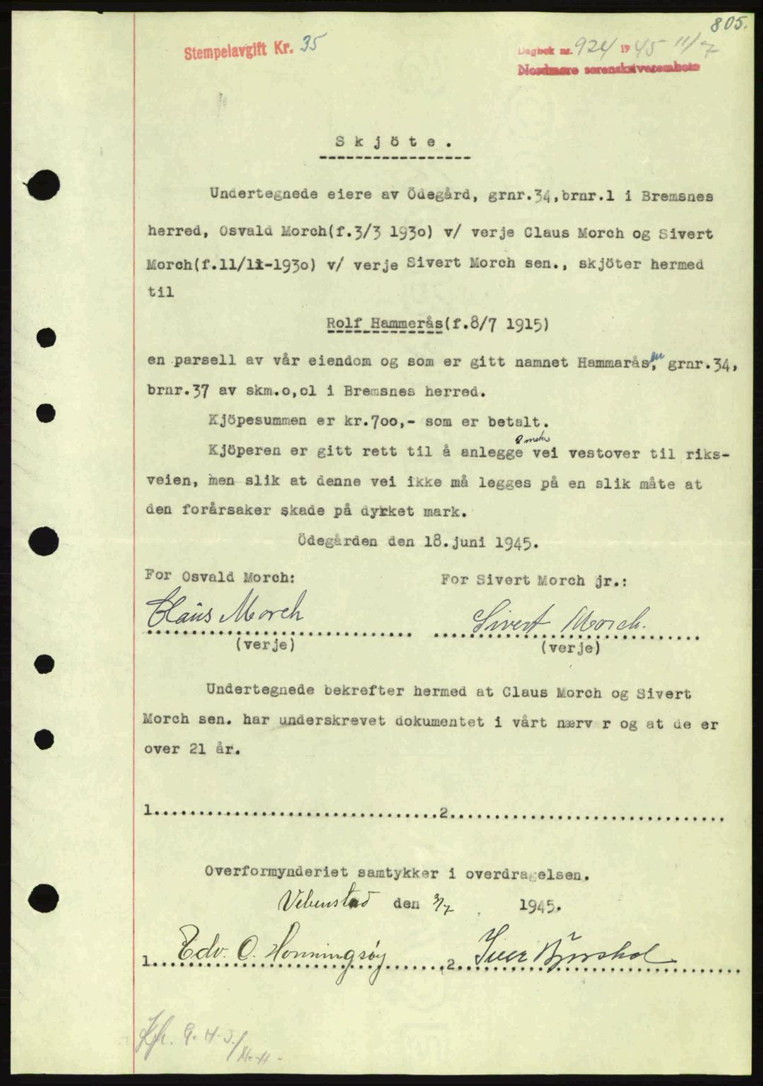 Nordmøre sorenskriveri, SAT/A-4132/1/2/2Ca: Pantebok nr. A99, 1945-1945, Dagboknr: 924/1945