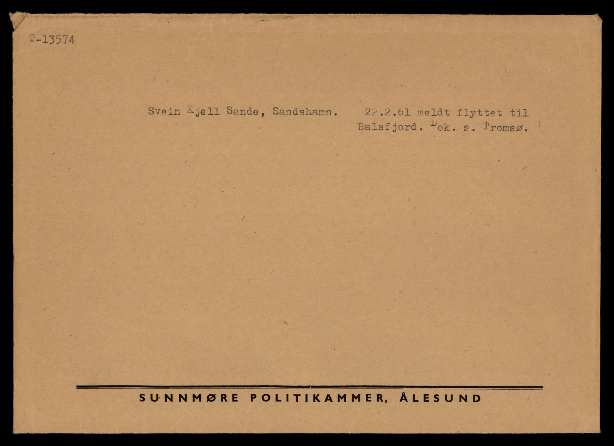 Møre og Romsdal vegkontor - Ålesund trafikkstasjon, AV/SAT-A-4099/F/Fe/L0040: Registreringskort for kjøretøy T 13531 - T 13709, 1927-1998, s. 805