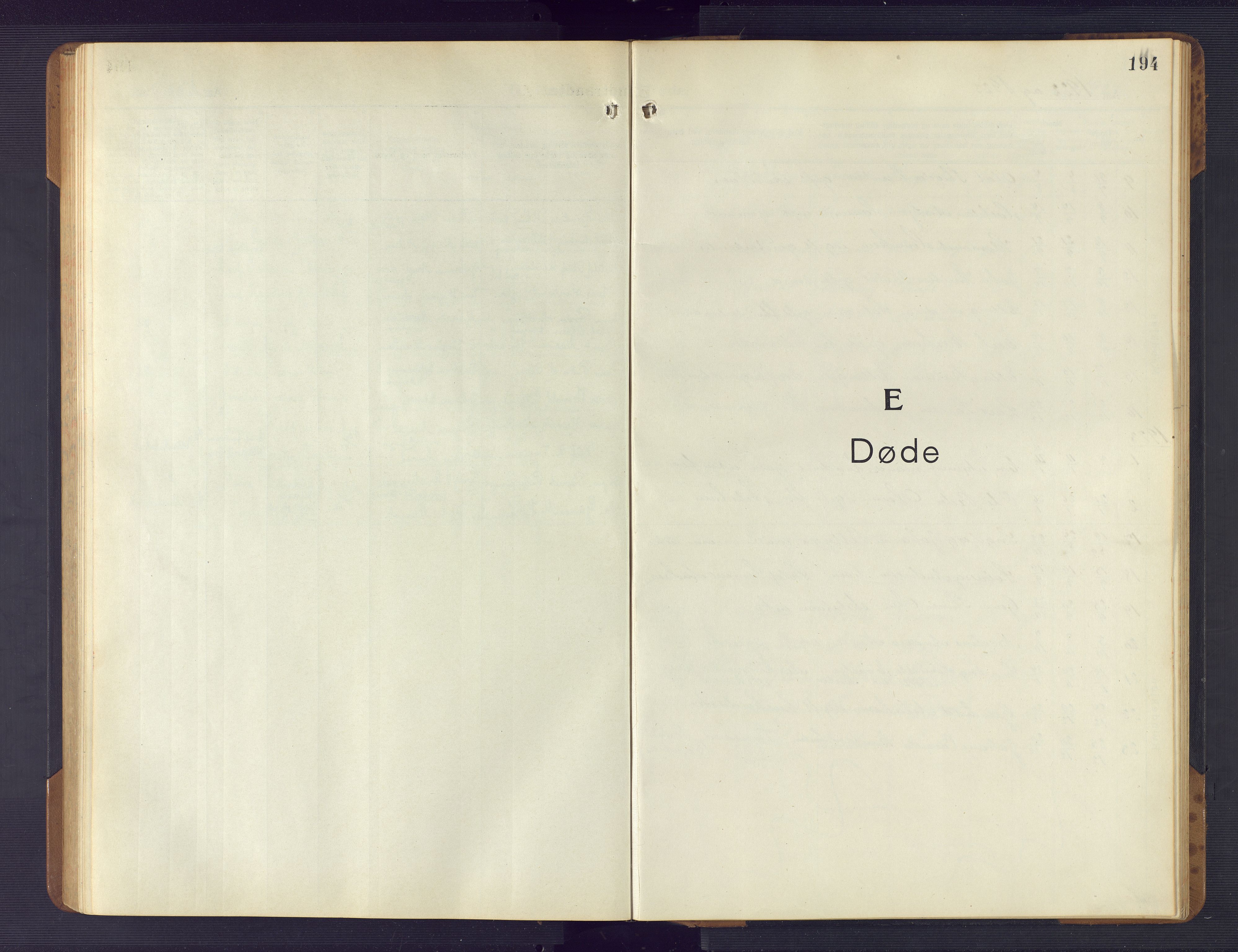 Dypvåg sokneprestkontor, AV/SAK-1111-0007/F/Fb/Fba/L0015: Klokkerbok nr. B 15, 1922-1949, s. 194