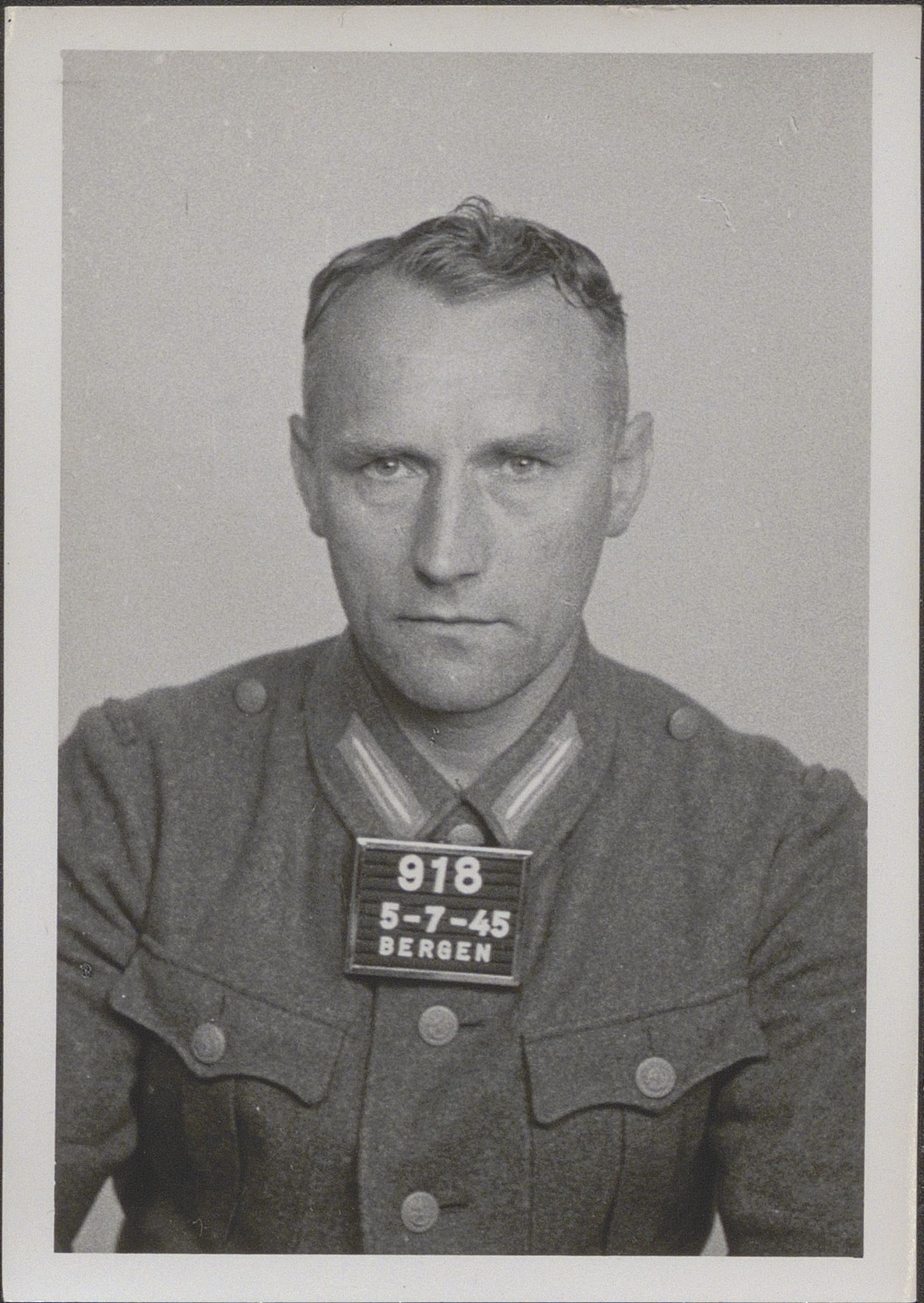 Bergen politikammer / politidistrikt, SAB/A-60401/Y/Yc/Ycd/L0004: Personfoto - landsvikere etc, 1945-1947, s. 869