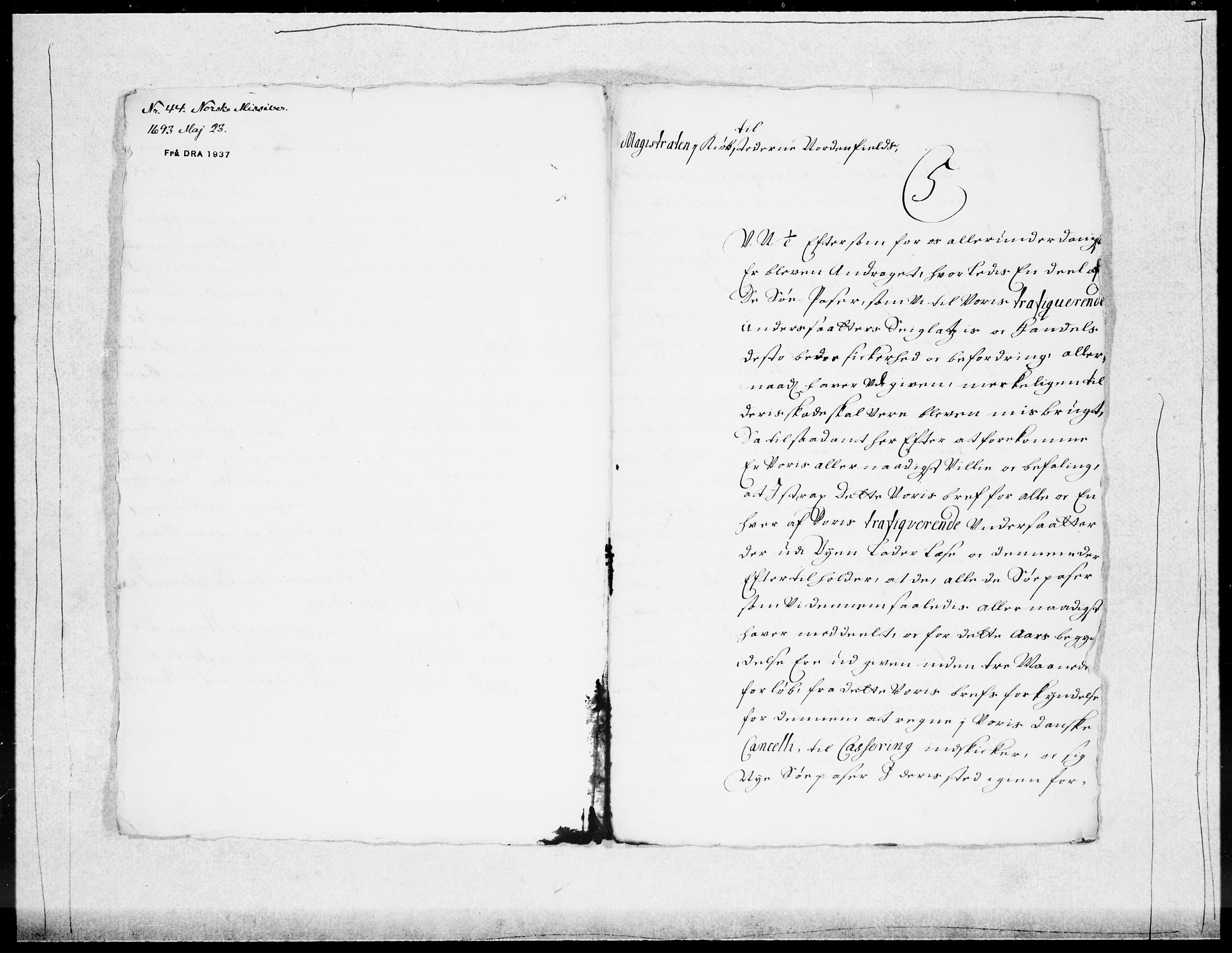 Danske Kanselli 1572-1799, AV/RA-EA-3023/F/Fc/Fcc/Fcca/L0046: Norske innlegg 1572-1799, 1693-1695, s. 1