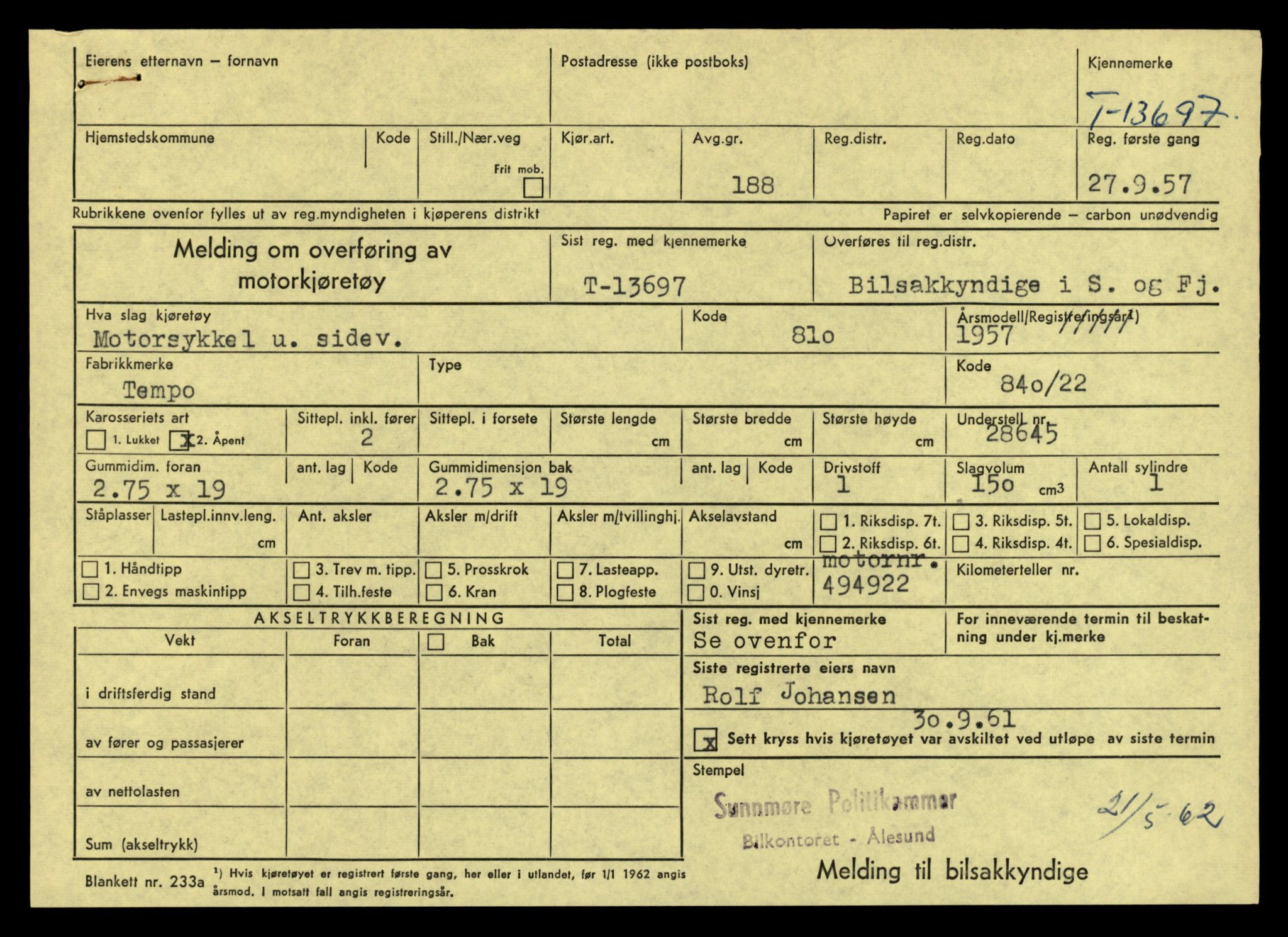 Møre og Romsdal vegkontor - Ålesund trafikkstasjon, AV/SAT-A-4099/F/Fe/L0040: Registreringskort for kjøretøy T 13531 - T 13709, 1927-1998, s. 2831