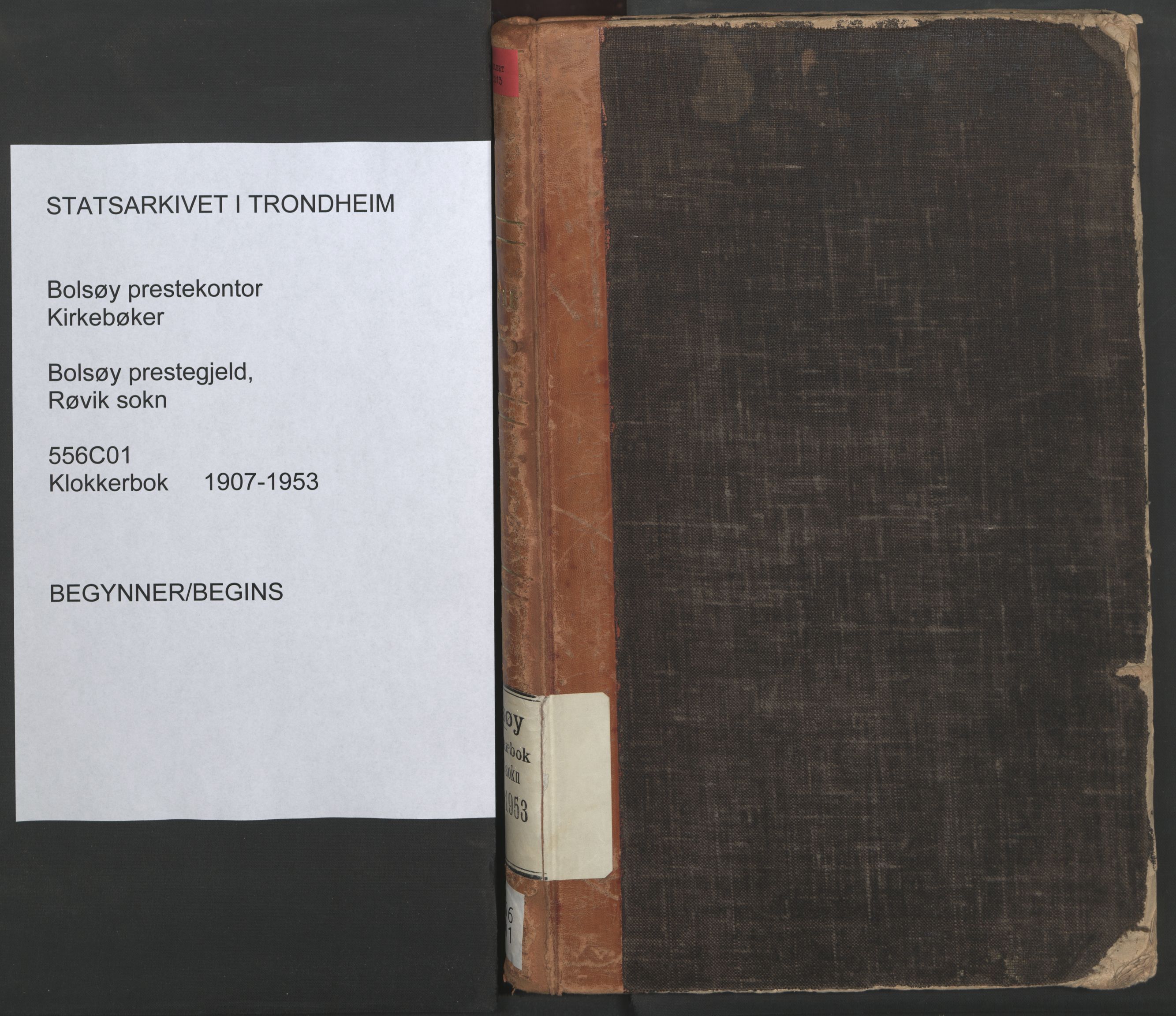 Ministerialprotokoller, klokkerbøker og fødselsregistre - Møre og Romsdal, SAT/A-1454/556/L0677: Klokkerbok nr. 556C01, 1907-1953