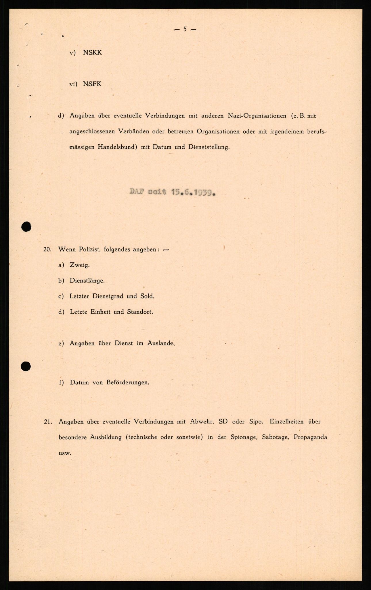 Forsvaret, Forsvarets overkommando II, RA/RAFA-3915/D/Db/L0014: CI Questionaires. Tyske okkupasjonsstyrker i Norge. Tyskere., 1945-1946, s. 421