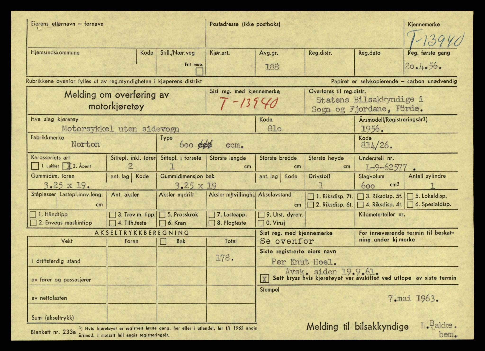 Møre og Romsdal vegkontor - Ålesund trafikkstasjon, AV/SAT-A-4099/F/Fe/L0042: Registreringskort for kjøretøy T 13906 - T 14079, 1927-1998, s. 610