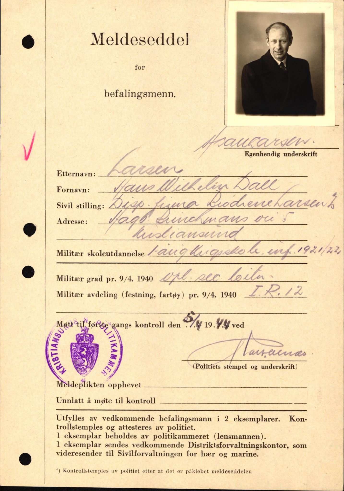 Forsvaret, Forsvarets krigshistoriske avdeling, AV/RA-RAFA-2017/Y/Yf/L0209: II-C-11-2121  -  Okkupasjonstiden.  Meldesedler for befal med foto og oppl. om militær grad 9. apr. 1940., 1944-1945, s. 29