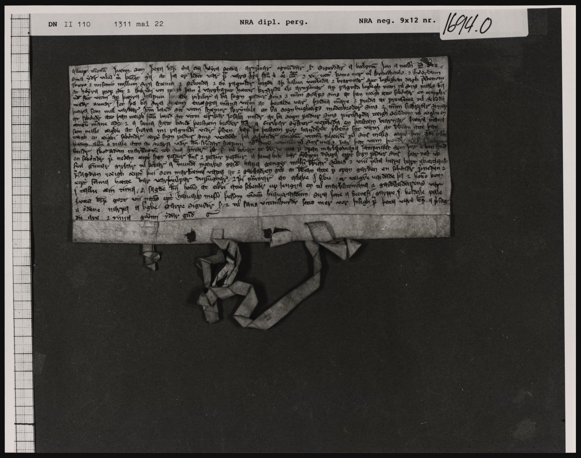 Riksarkivets diplomsamling, AV/RA-EA-5965/F01/F01a/L0006: Dokumenter, 1306-1311, s. 27