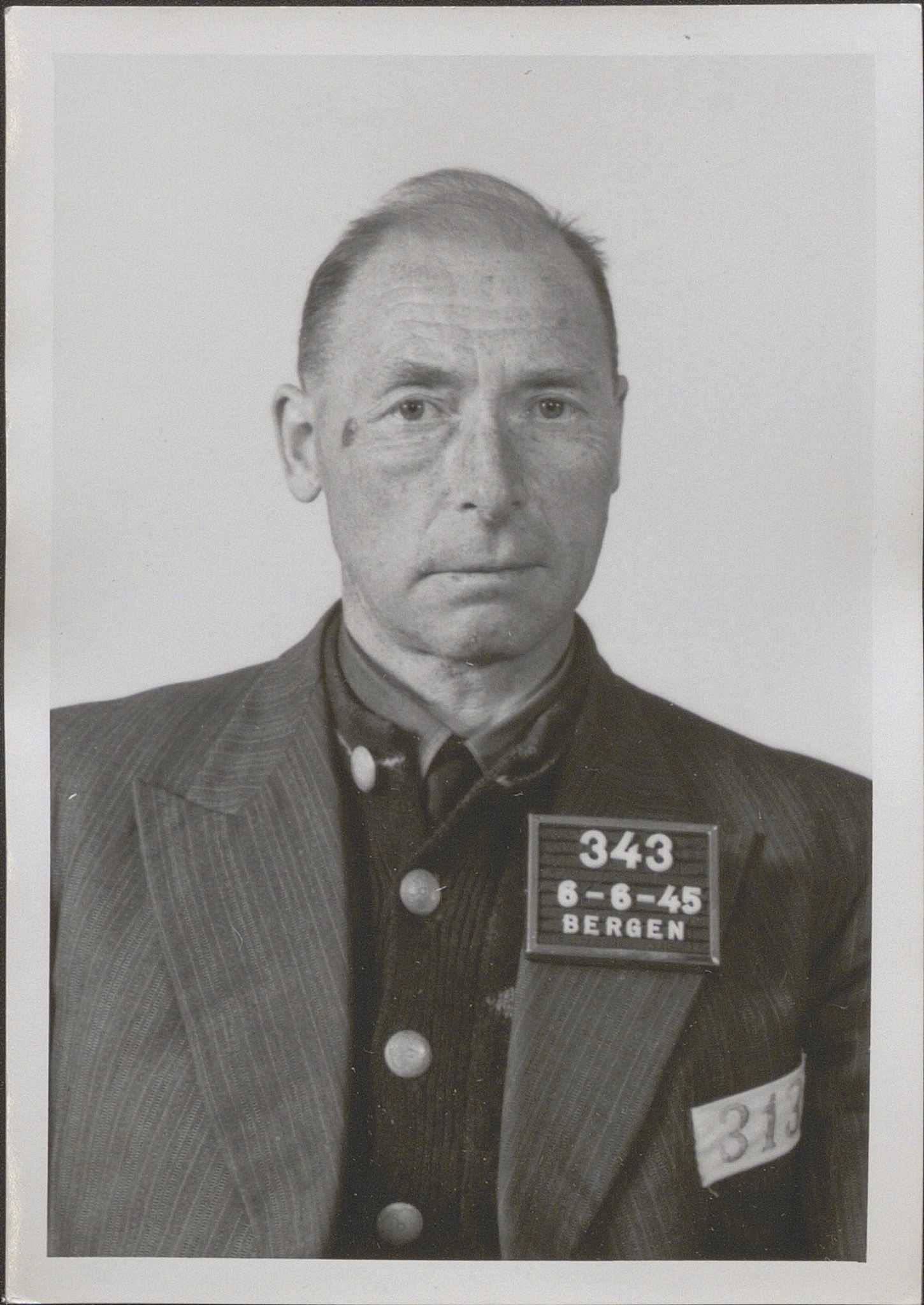 Bergen politikammer / politidistrikt, SAB/A-60401/Y/Yc/Ycd/L0004: Personfoto - landsvikere etc, 1945-1947, s. 317