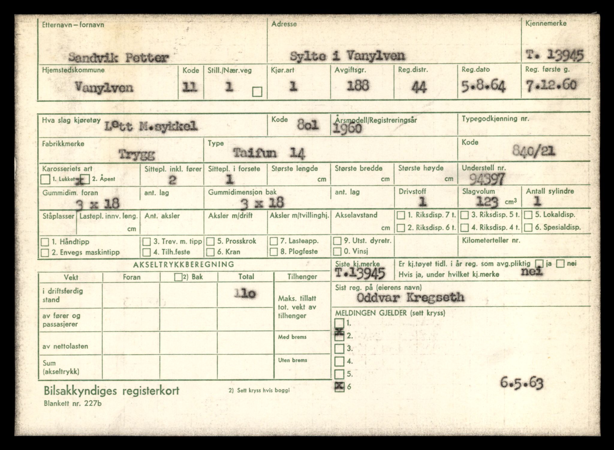 Møre og Romsdal vegkontor - Ålesund trafikkstasjon, AV/SAT-A-4099/F/Fe/L0042: Registreringskort for kjøretøy T 13906 - T 14079, 1927-1998, s. 672