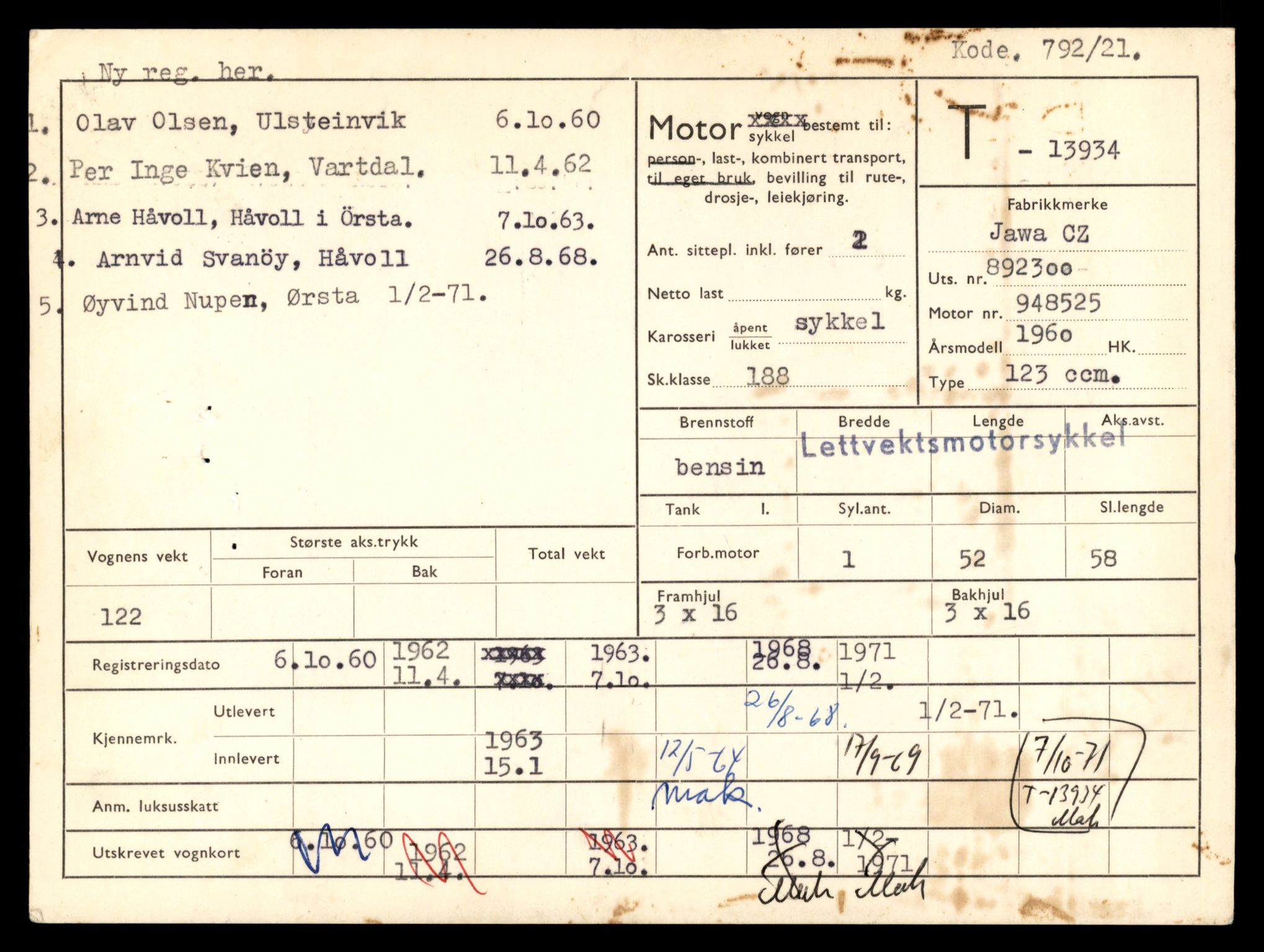 Møre og Romsdal vegkontor - Ålesund trafikkstasjon, AV/SAT-A-4099/F/Fe/L0042: Registreringskort for kjøretøy T 13906 - T 14079, 1927-1998, s. 410