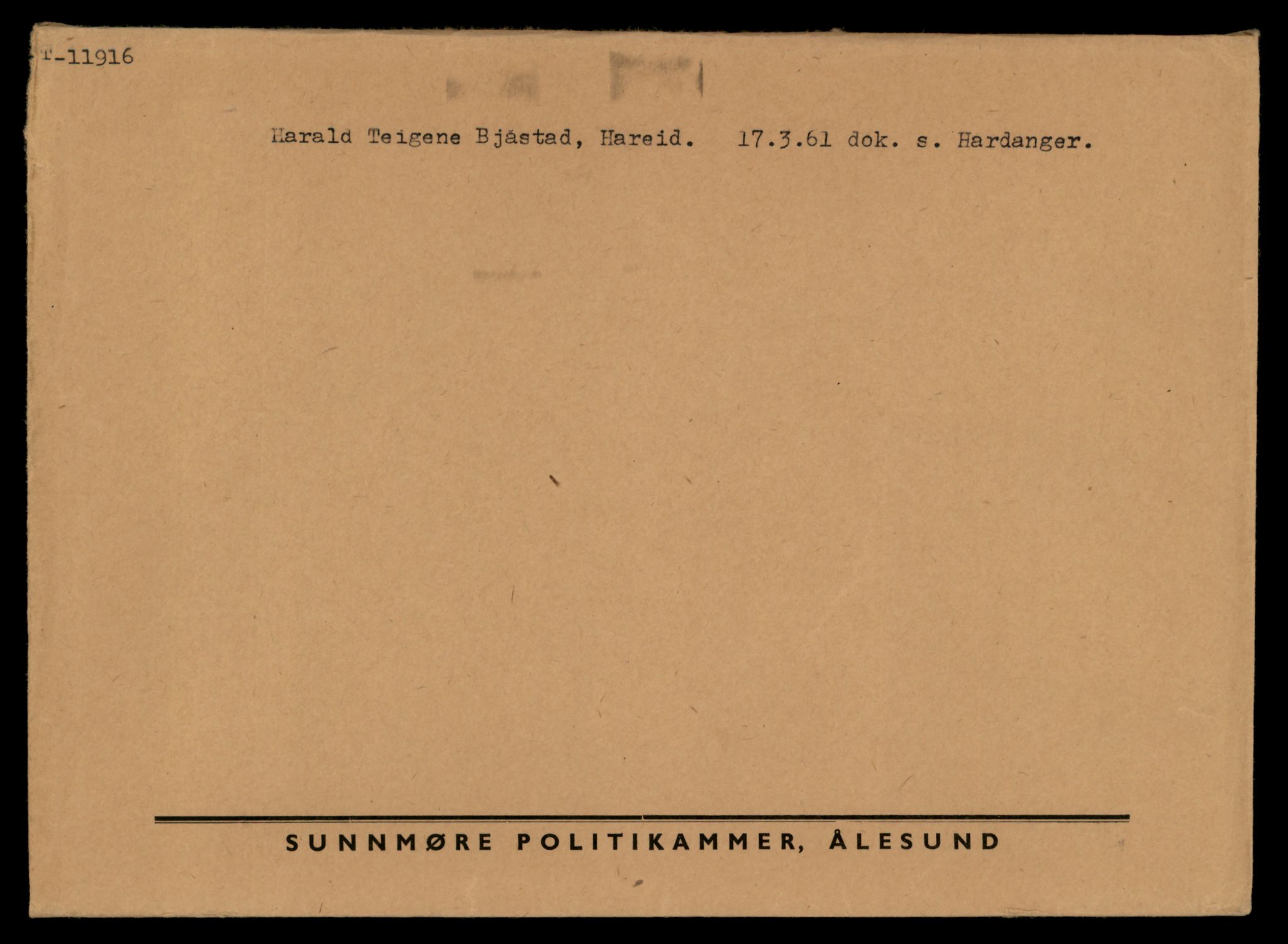 Møre og Romsdal vegkontor - Ålesund trafikkstasjon, AV/SAT-A-4099/F/Fe/L0031: Registreringskort for kjøretøy T 11800 - T 11996, 1927-1998, s. 2011