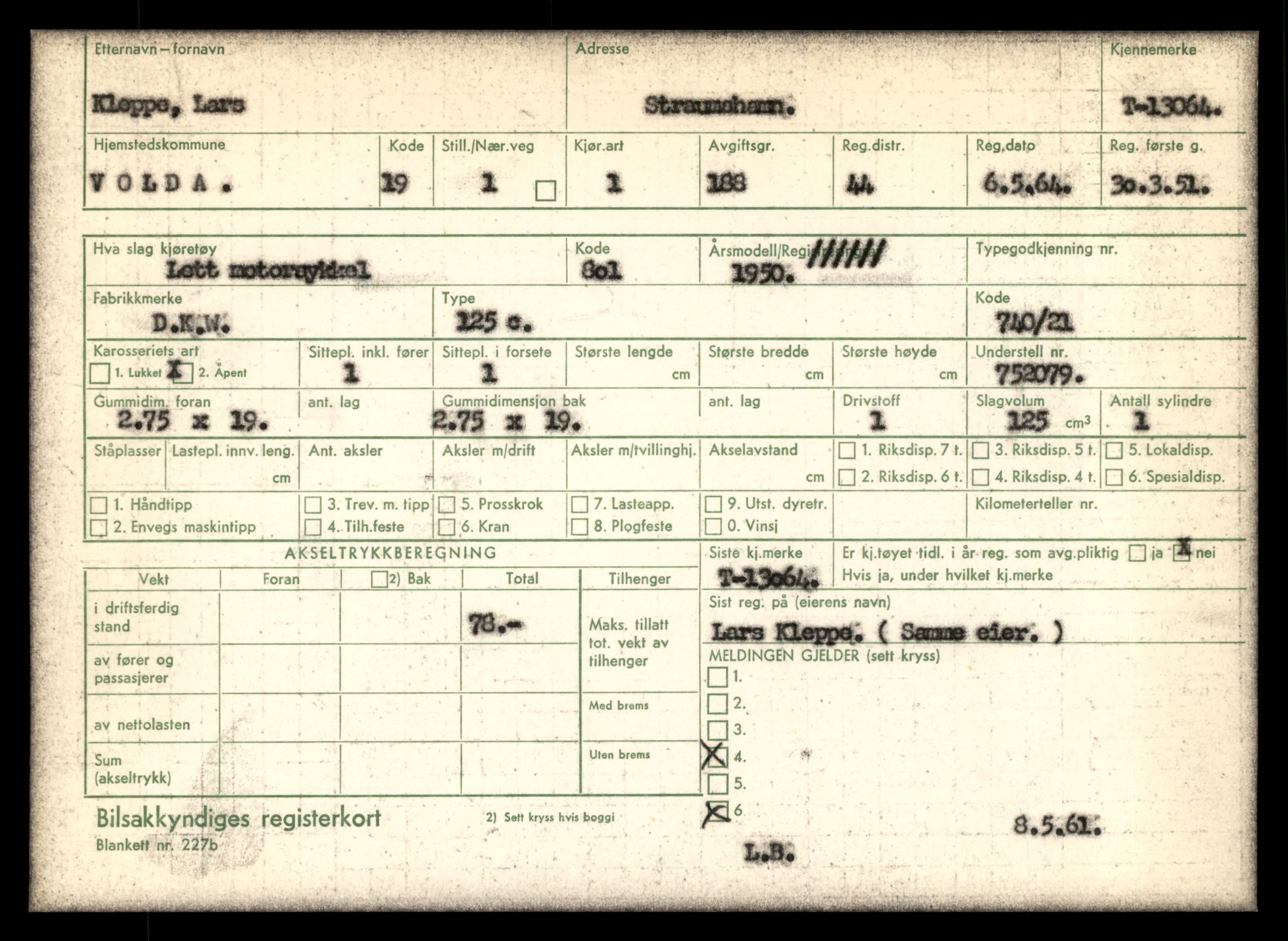 Møre og Romsdal vegkontor - Ålesund trafikkstasjon, AV/SAT-A-4099/F/Fe/L0037: Registreringskort for kjøretøy T 13031 - T 13179, 1927-1998, s. 643