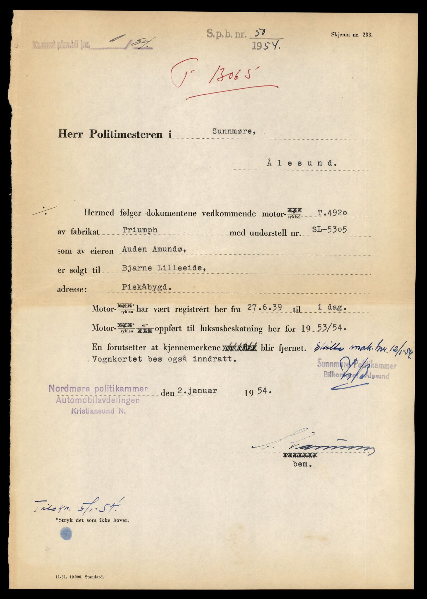 Møre og Romsdal vegkontor - Ålesund trafikkstasjon, AV/SAT-A-4099/F/Fe/L0037: Registreringskort for kjøretøy T 13031 - T 13179, 1927-1998, s. 671