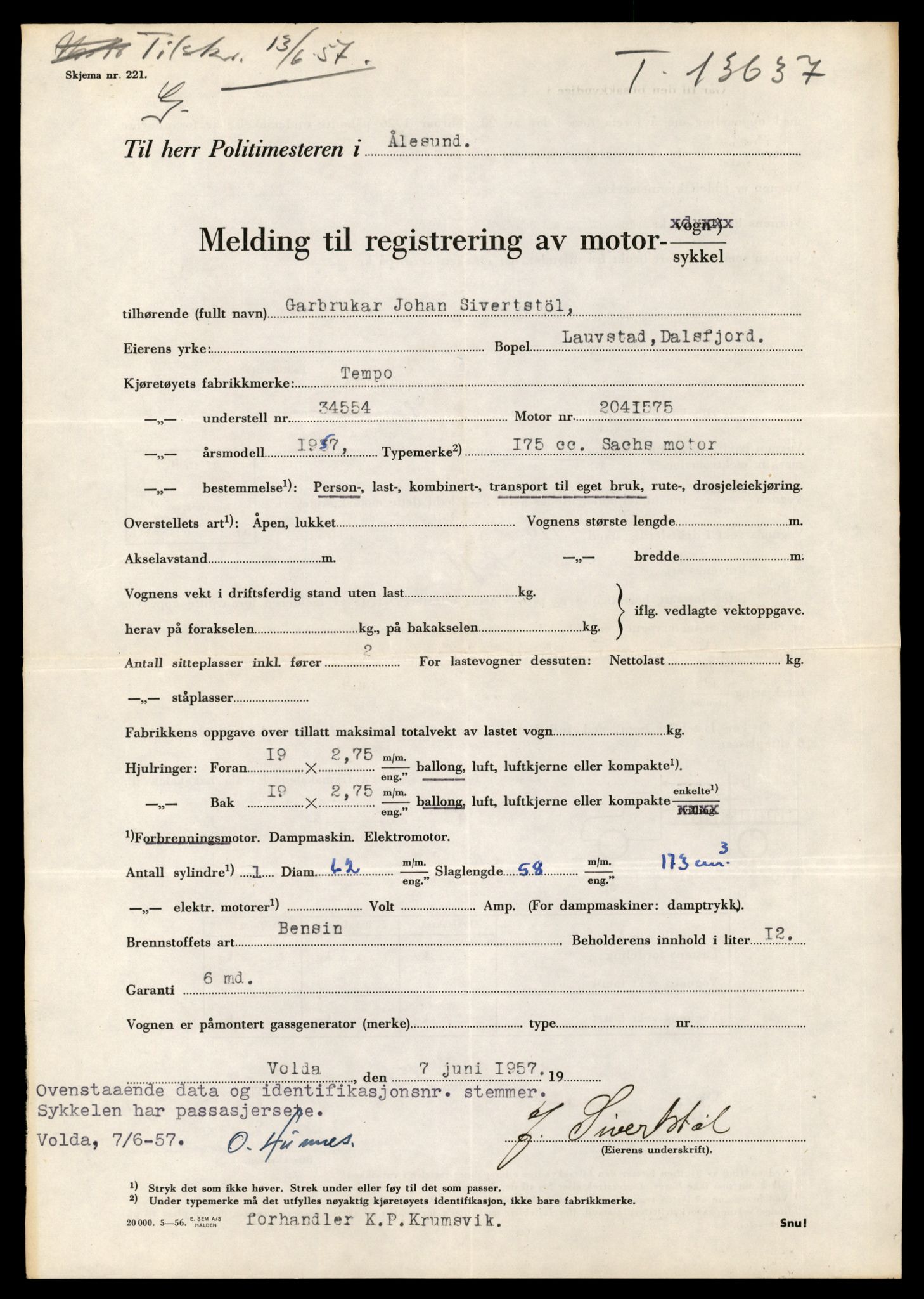Møre og Romsdal vegkontor - Ålesund trafikkstasjon, AV/SAT-A-4099/F/Fe/L0040: Registreringskort for kjøretøy T 13531 - T 13709, 1927-1998, s. 1851