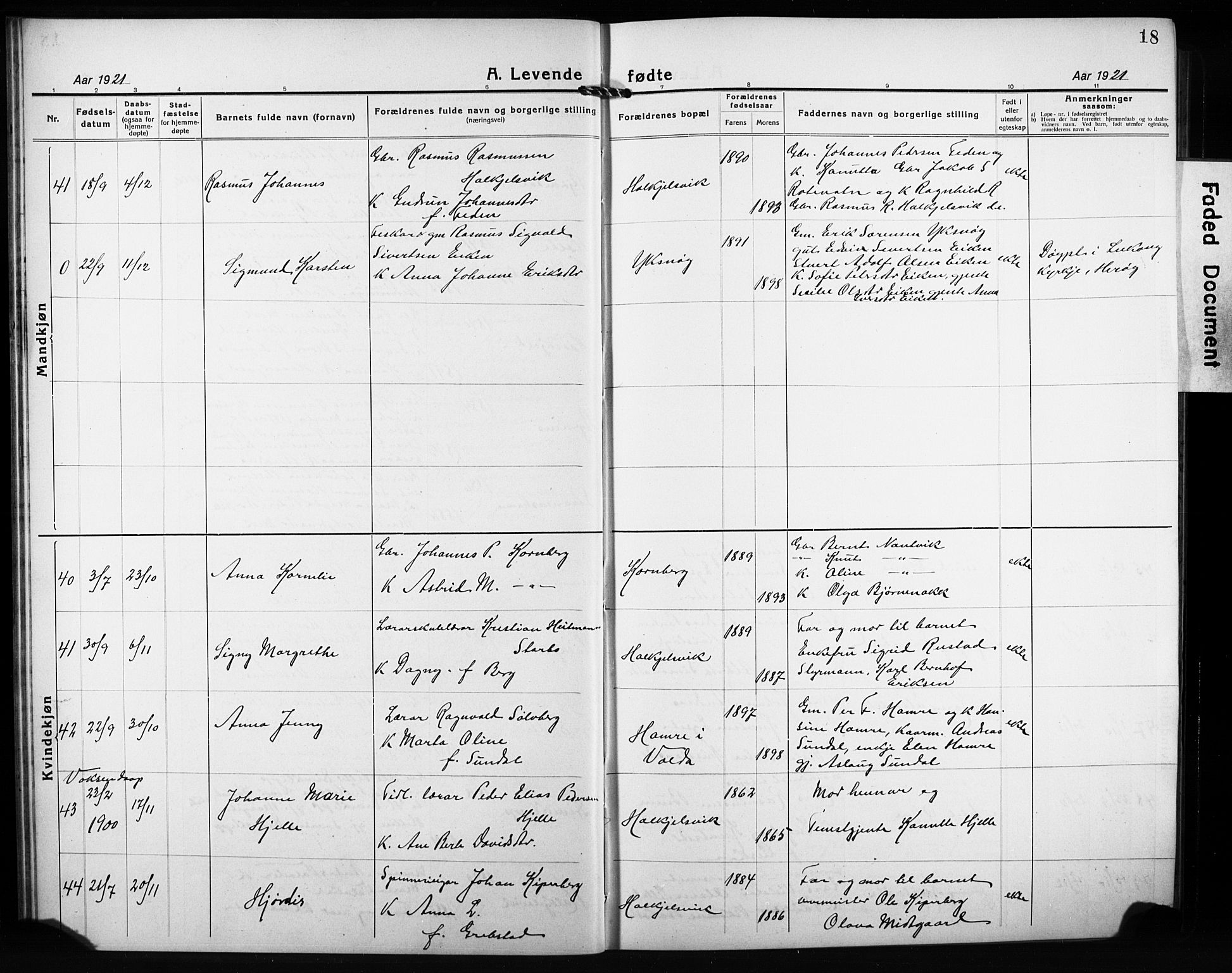 Ministerialprotokoller, klokkerbøker og fødselsregistre - Møre og Romsdal, AV/SAT-A-1454/511/L0160: Klokkerbok nr. 511C06, 1920-1932, s. 18