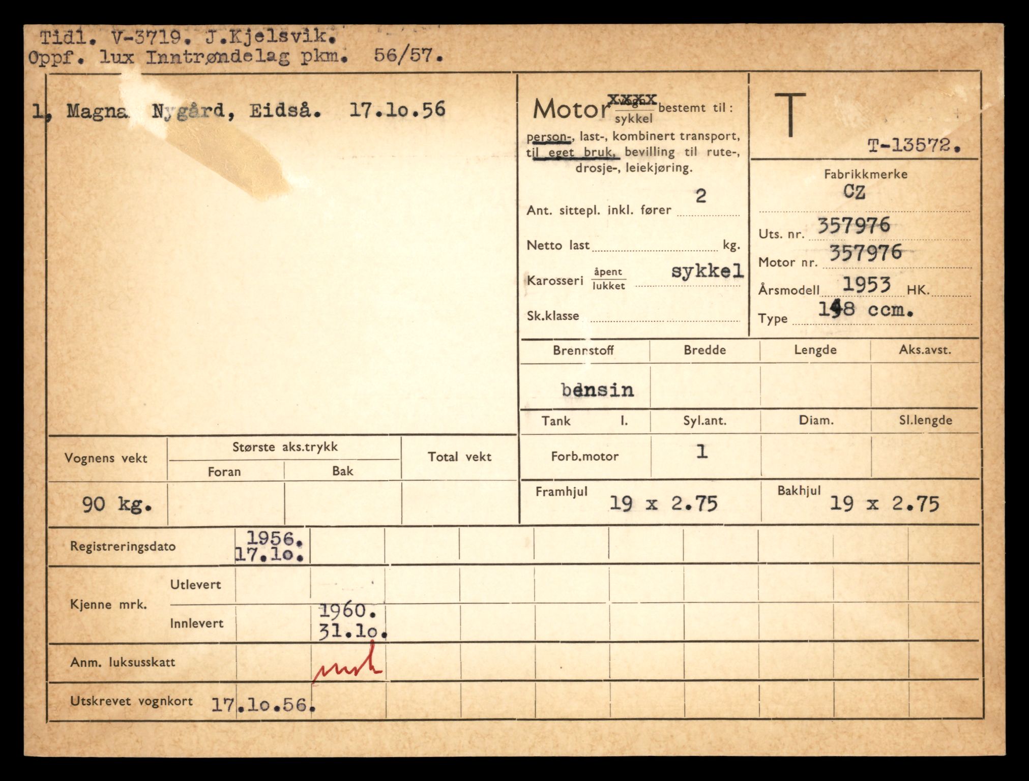 Møre og Romsdal vegkontor - Ålesund trafikkstasjon, AV/SAT-A-4099/F/Fe/L0040: Registreringskort for kjøretøy T 13531 - T 13709, 1927-1998, s. 773