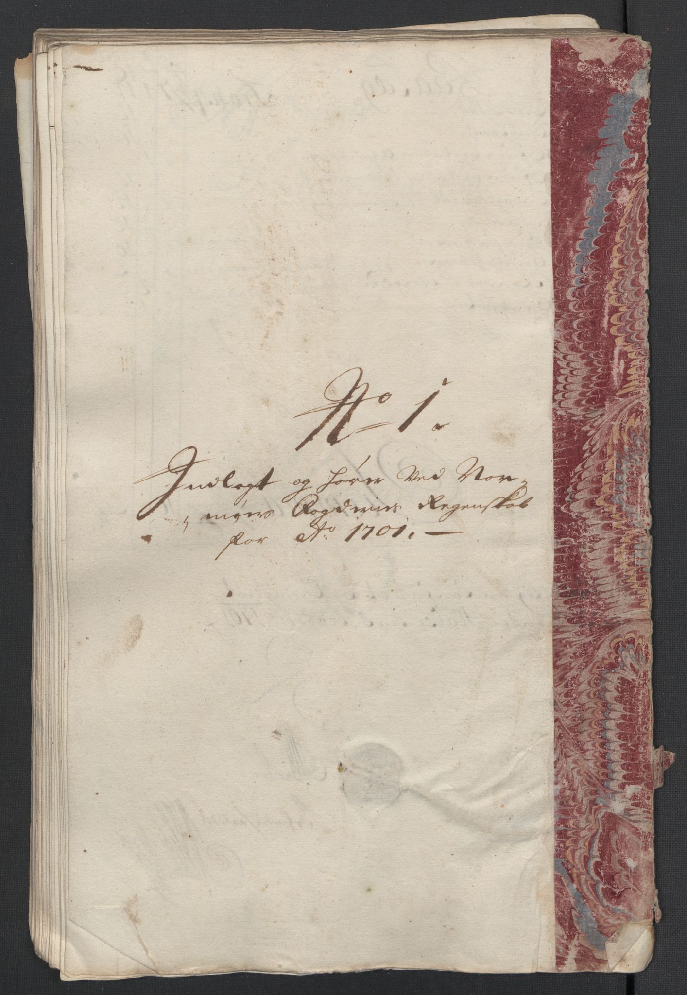 Rentekammeret inntil 1814, Reviderte regnskaper, Fogderegnskap, RA/EA-4092/R56/L3739: Fogderegnskap Nordmøre, 1700-1702, s. 207