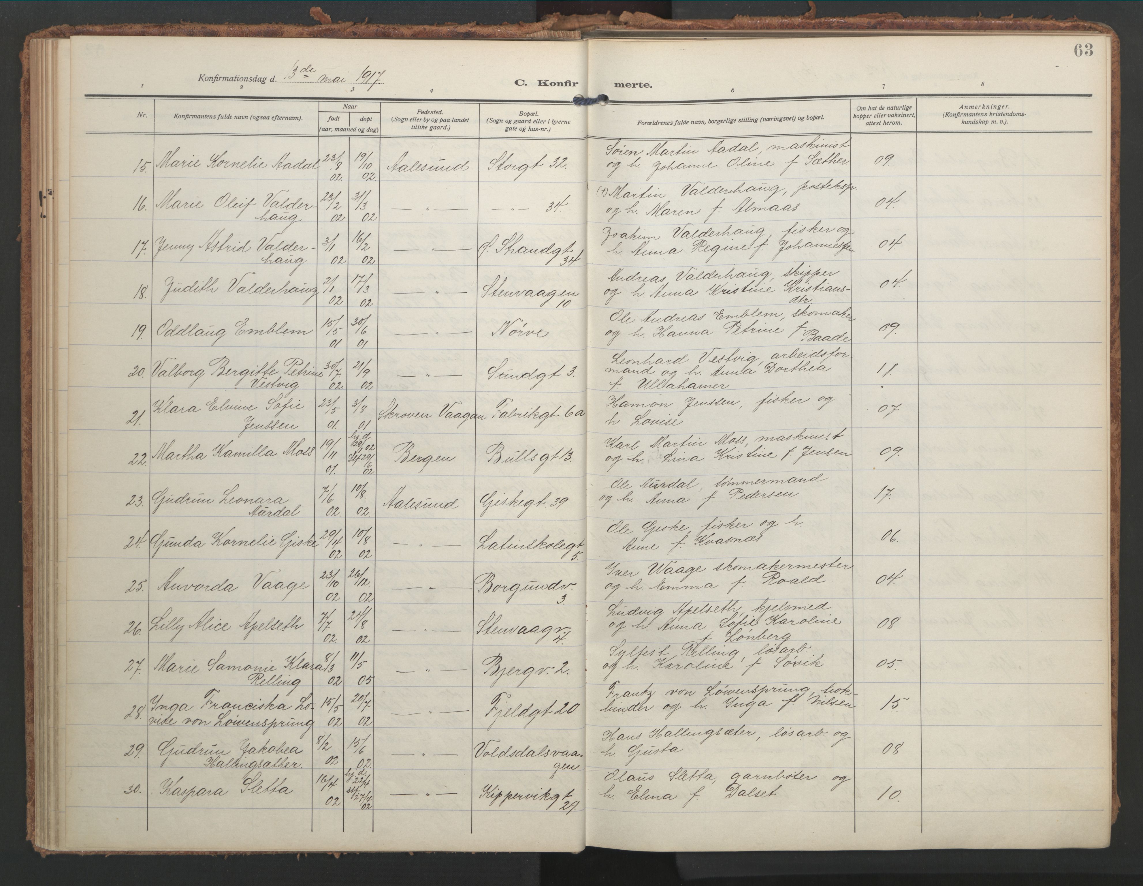 Ministerialprotokoller, klokkerbøker og fødselsregistre - Møre og Romsdal, AV/SAT-A-1454/529/L0461: Ministerialbok nr. 529A11, 1914-1925, s. 63