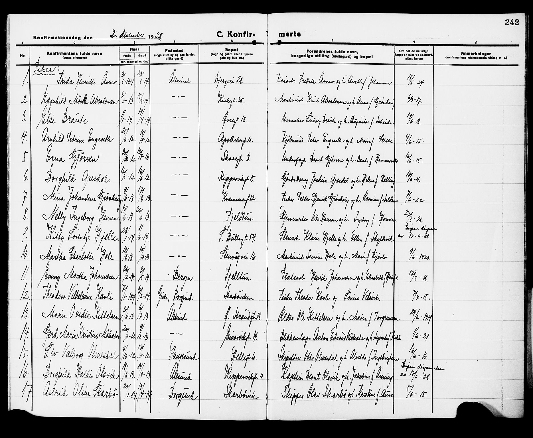 Ministerialprotokoller, klokkerbøker og fødselsregistre - Møre og Romsdal, SAT/A-1454/529/L0472: Klokkerbok nr. 529C09, 1917-1929, s. 242