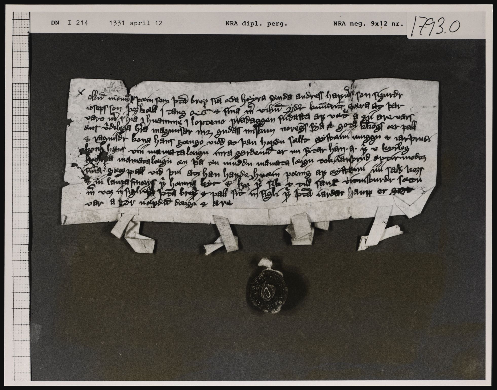 Riksarkivets diplomsamling, AV/RA-EA-5965/F01/F01a/L0024: Dokumenter, 1330-1331, s. 15