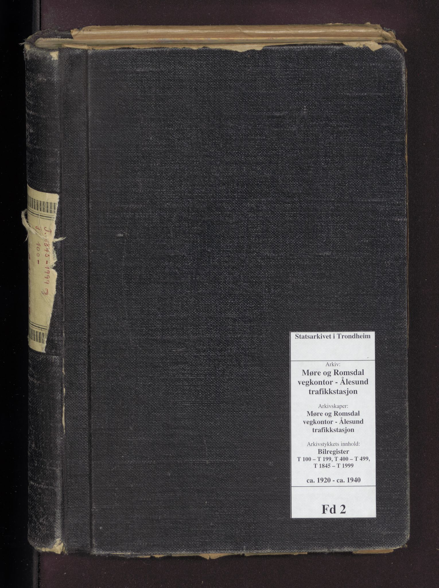 Møre og Romsdal vegkontor - Ålesund trafikkstasjon, AV/SAT-A-4099/F/Fd/L0002: Bilregister; T 100 - T 199, T 400 - T 499, T 1845 - T 1999, 1920-1940