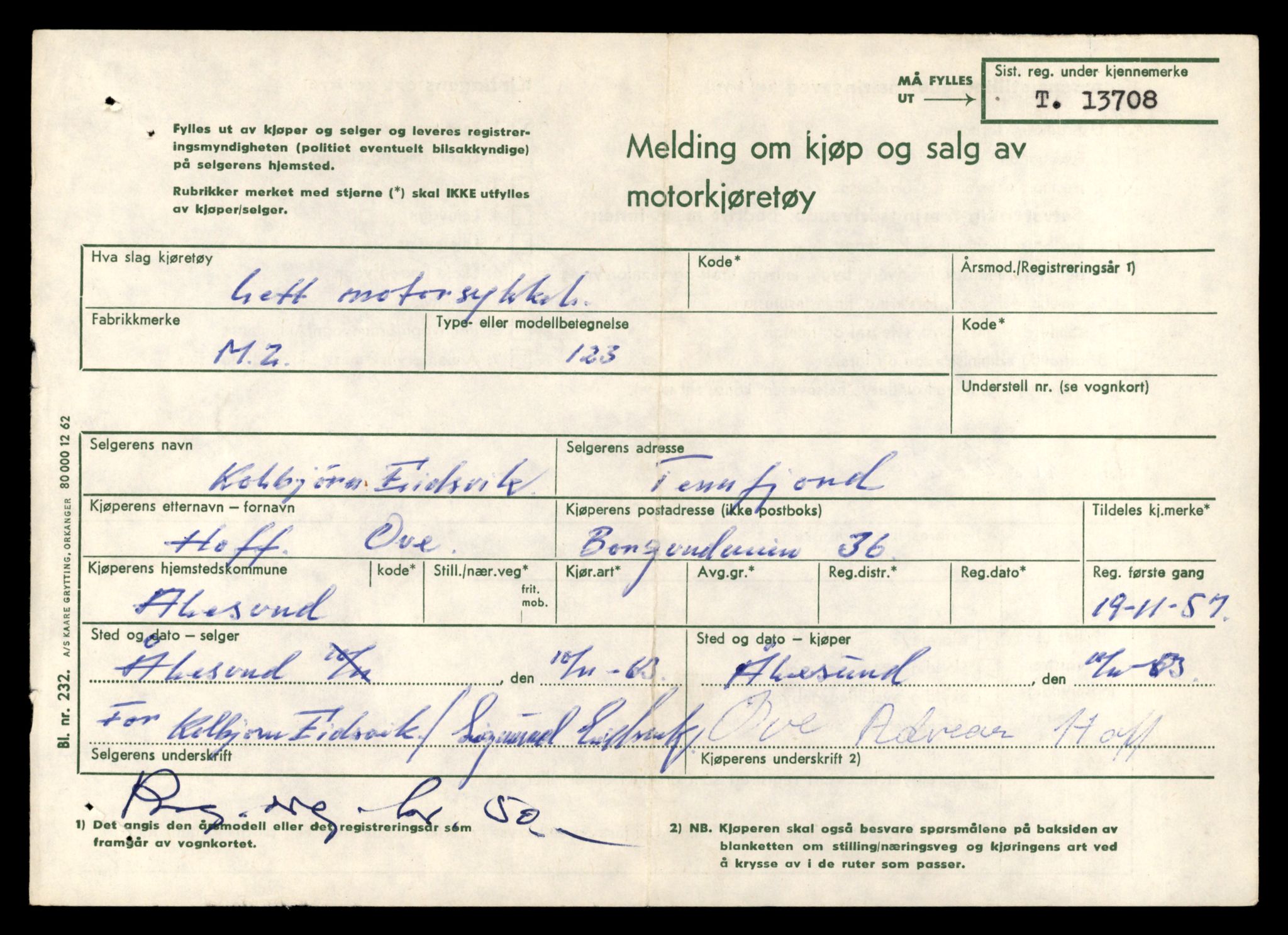 Møre og Romsdal vegkontor - Ålesund trafikkstasjon, AV/SAT-A-4099/F/Fe/L0040: Registreringskort for kjøretøy T 13531 - T 13709, 1927-1998, s. 3043