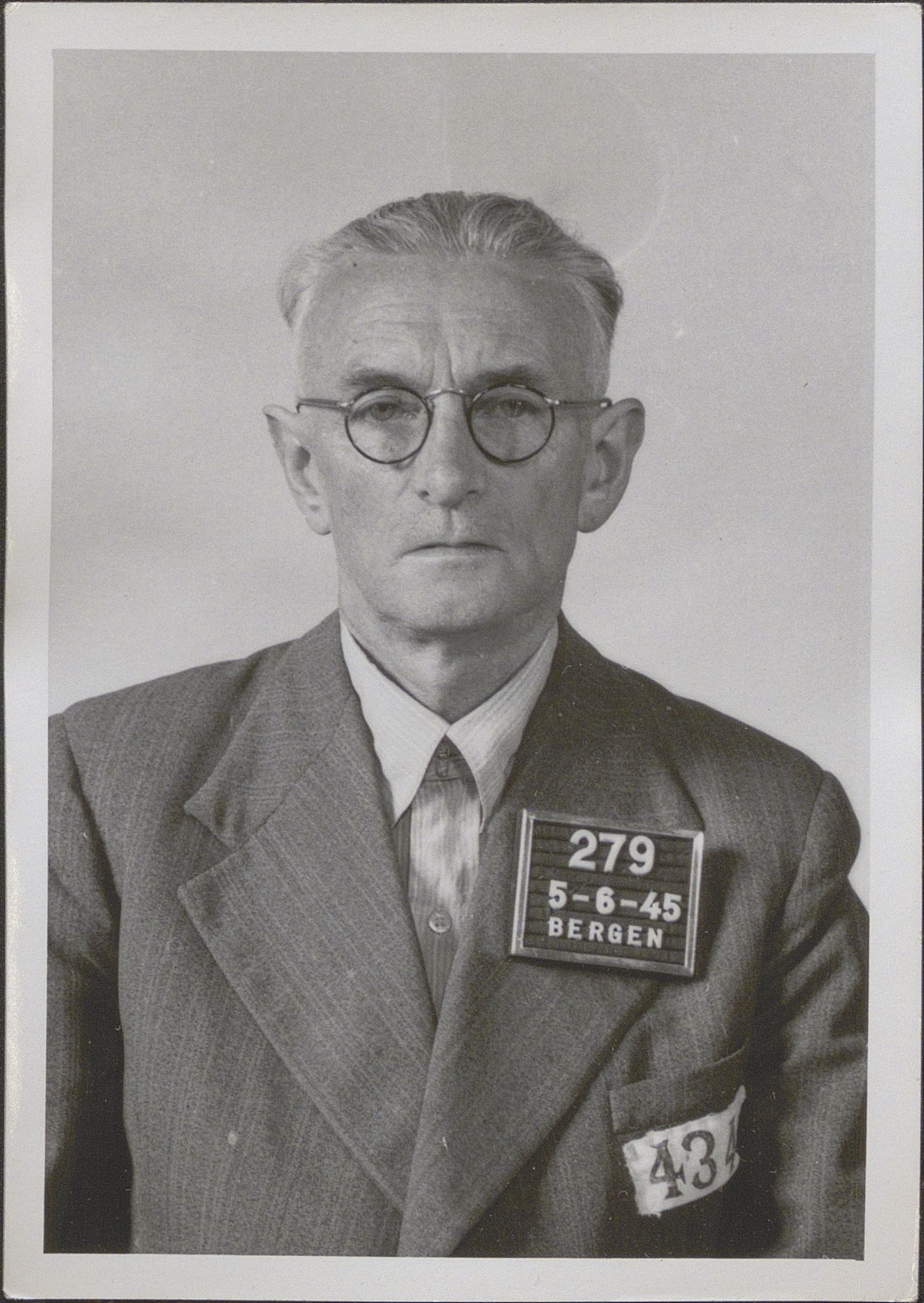 Bergen politikammer / politidistrikt, SAB/A-60401/Y/Yc/Ycd/L0004: Personfoto - landsvikere etc, 1945-1947, s. 257