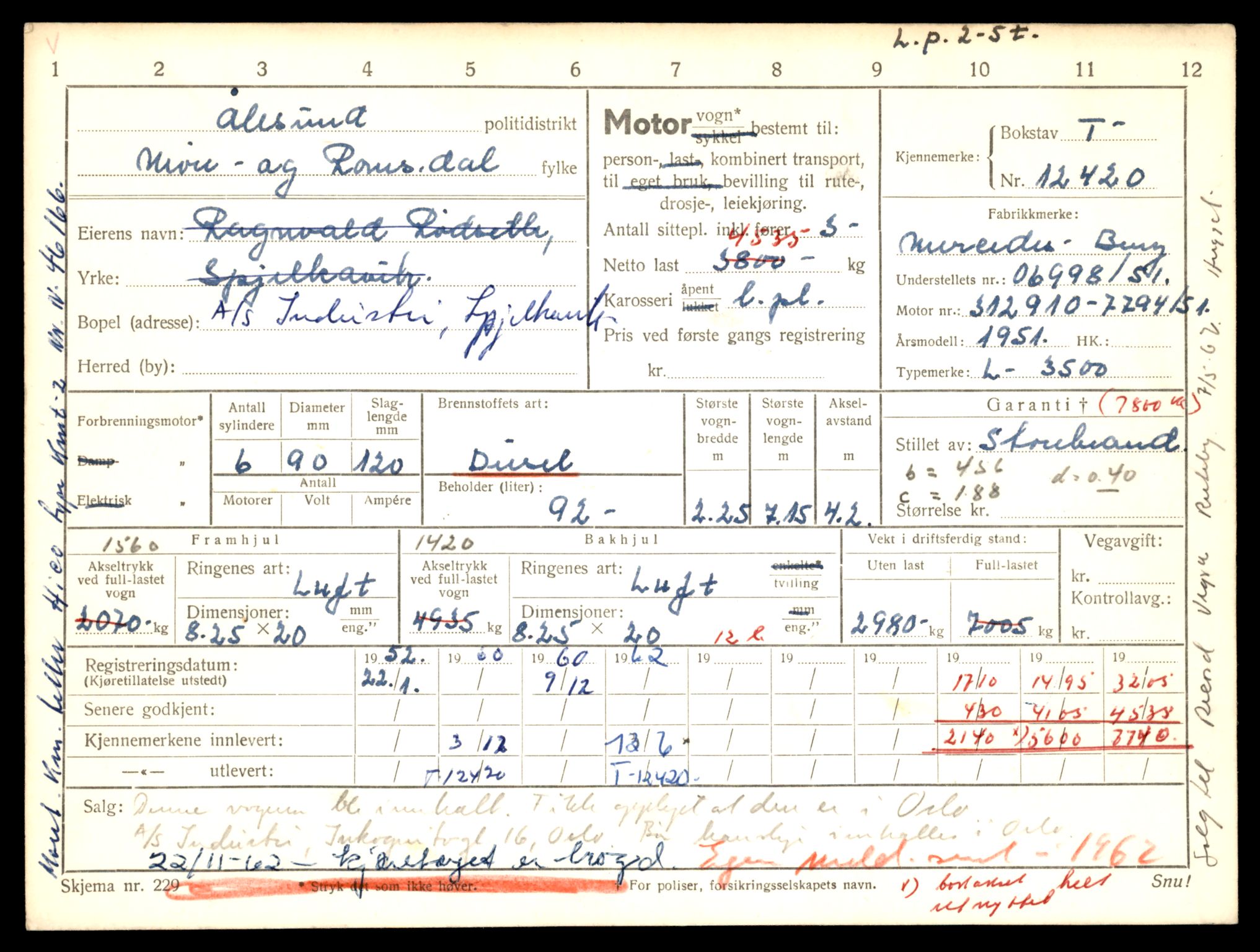 Møre og Romsdal vegkontor - Ålesund trafikkstasjon, AV/SAT-A-4099/F/Fe/L0033: Registreringskort for kjøretøy T 12151 - T 12474, 1927-1998, s. 3081