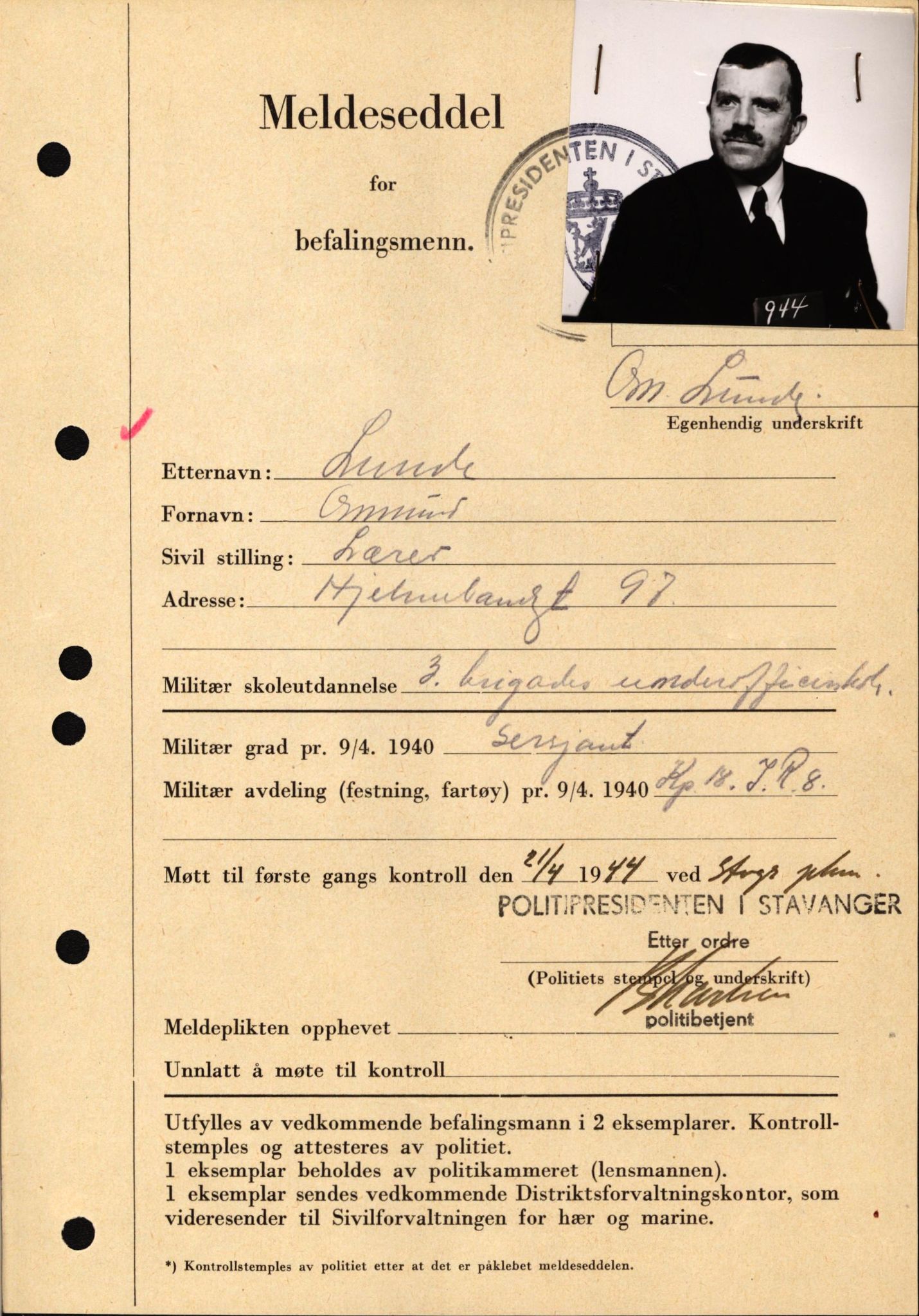 Forsvaret, Forsvarets krigshistoriske avdeling, AV/RA-RAFA-2017/Y/Yf/L0209: II-C-11-2121  -  Okkupasjonstiden.  Meldesedler for befal med foto og oppl. om militær grad 9. apr. 1940., 1944-1945, s. 128