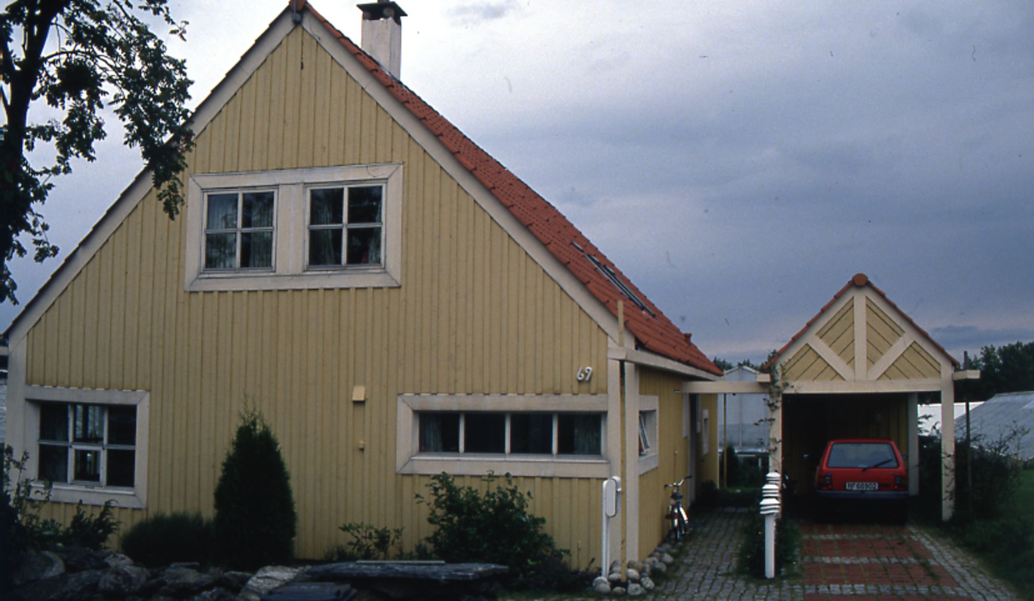 Pa 0858 - Harald N. Røstvik, AV/SAST-A-102660/E/Ea/L0010: Architecture by Røstvik 1980-1986 , 1980-1986