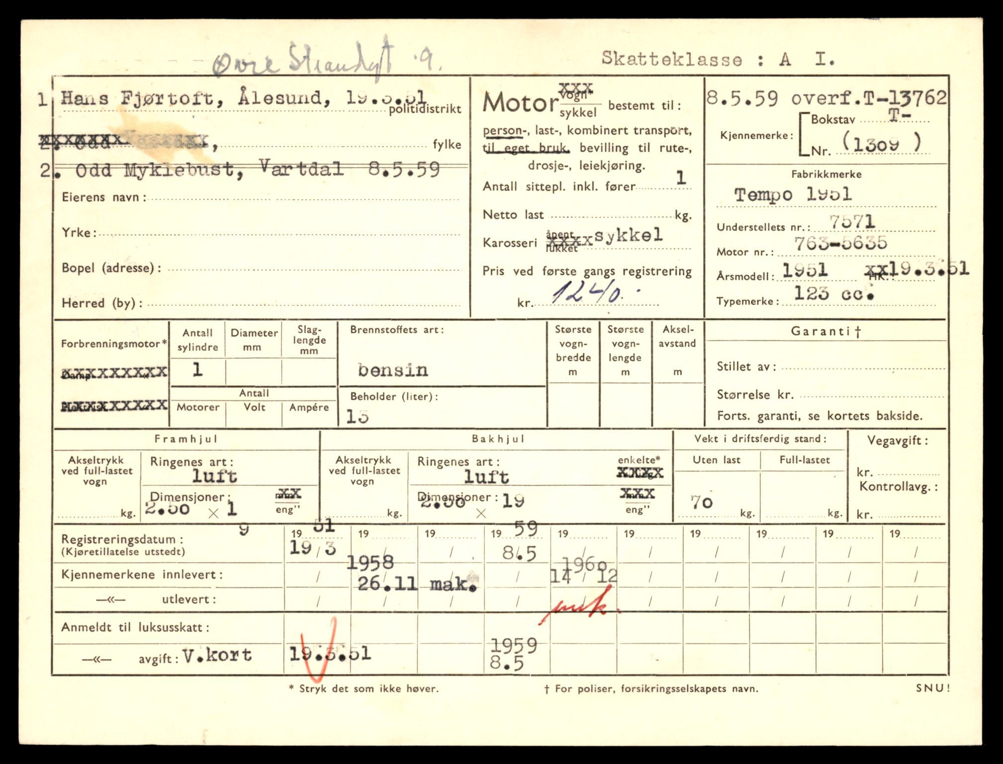 Møre og Romsdal vegkontor - Ålesund trafikkstasjon, AV/SAT-A-4099/F/Fe/L0041: Registreringskort for kjøretøy T 13710 - T 13905, 1927-1998, s. 937