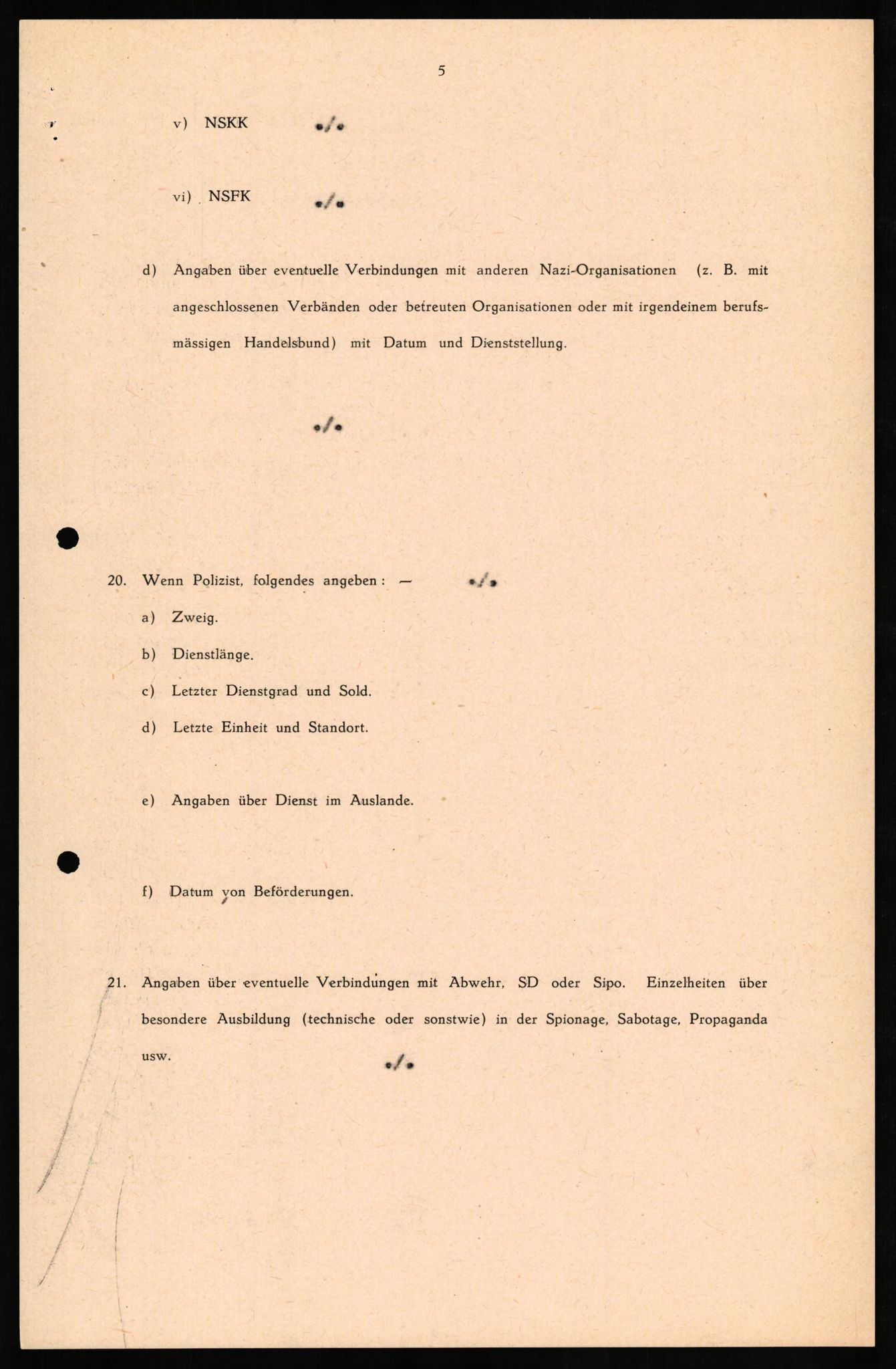 Forsvaret, Forsvarets overkommando II, RA/RAFA-3915/D/Db/L0020: CI Questionaires. Tyske okkupasjonsstyrker i Norge. Tyskere., 1945-1946, s. 369