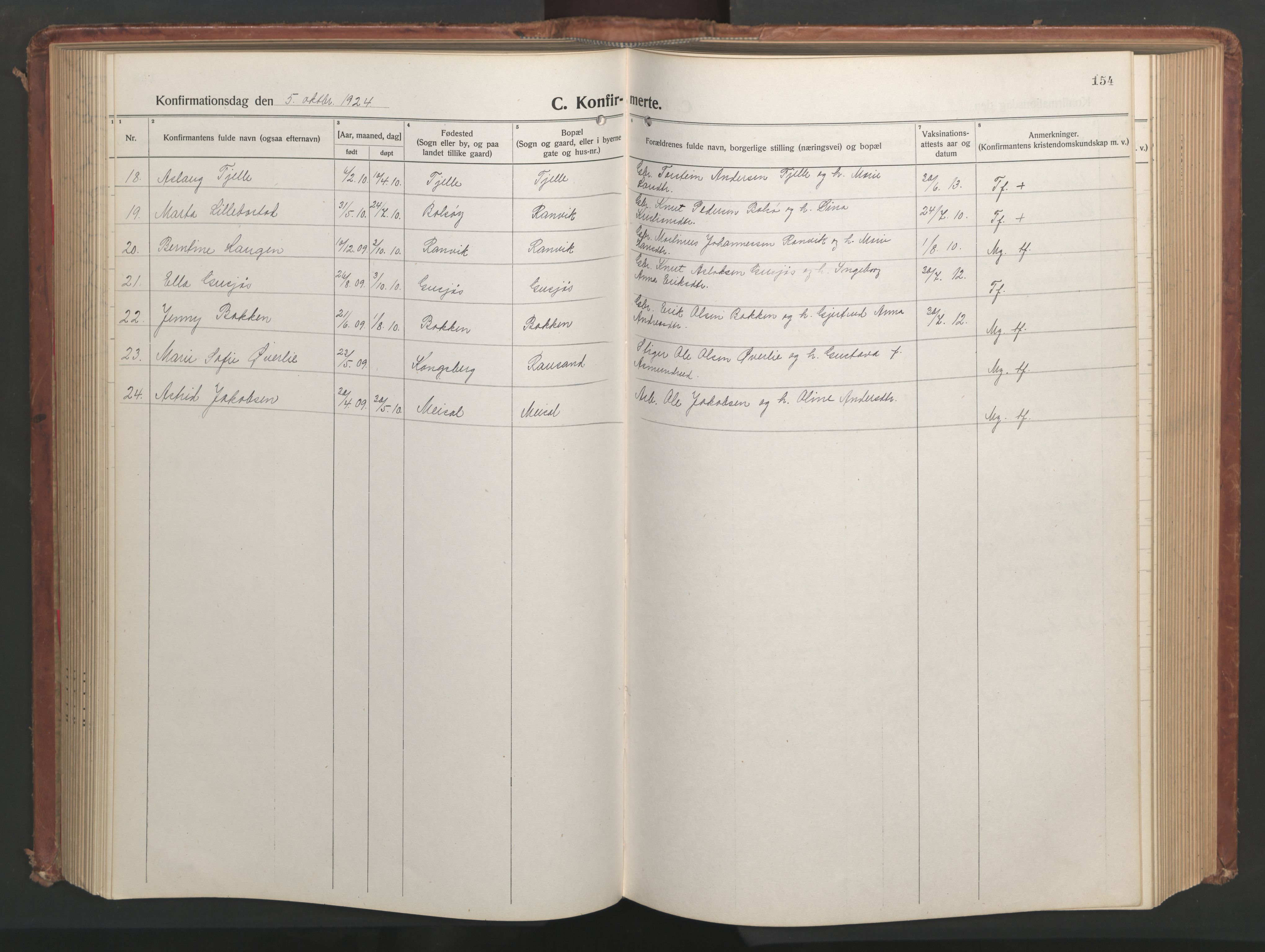 Ministerialprotokoller, klokkerbøker og fødselsregistre - Møre og Romsdal, AV/SAT-A-1454/551/L0633: Klokkerbok nr. 551C05, 1921-1961, s. 154