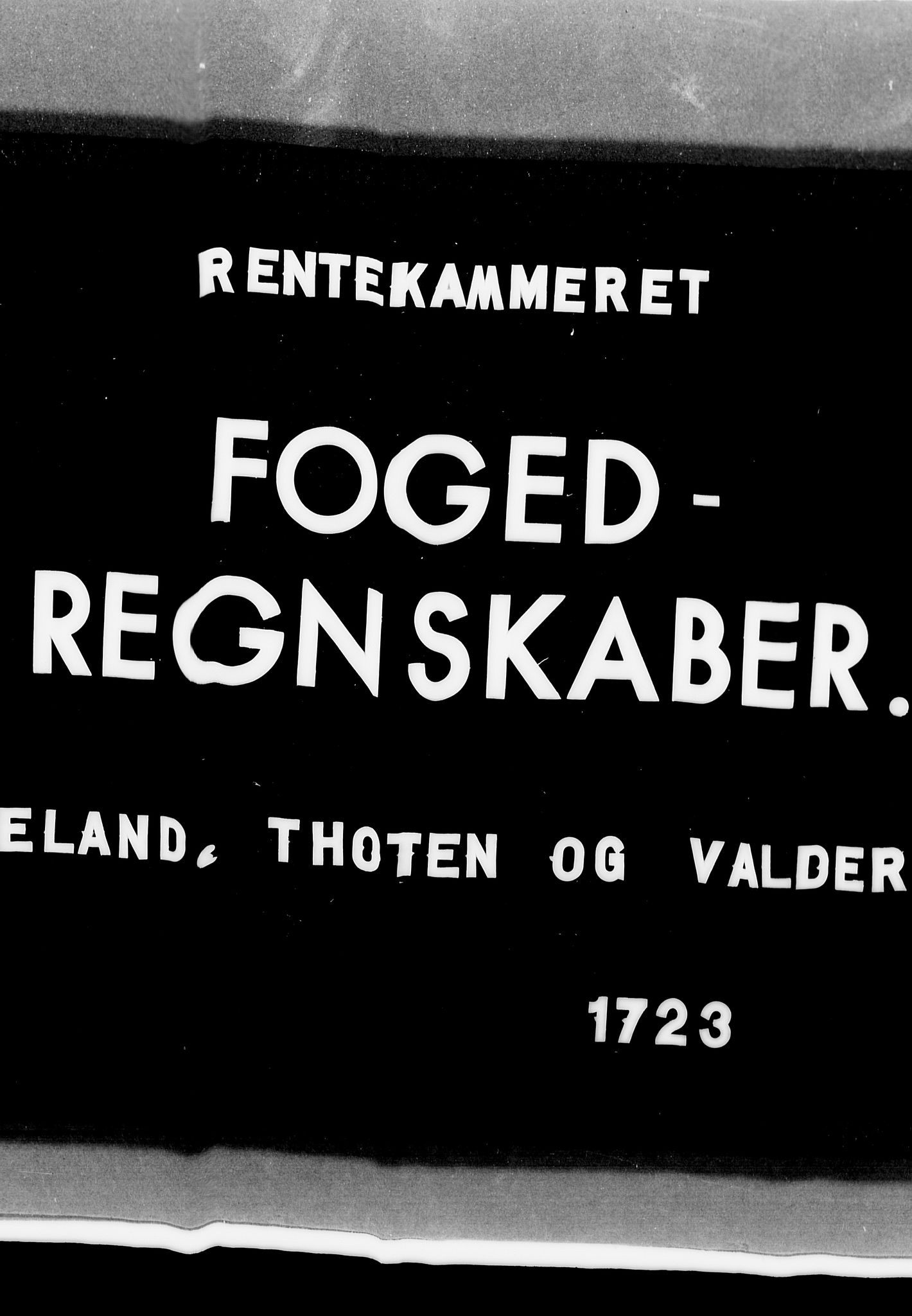 Rentekammeret inntil 1814, Reviderte regnskaper, Fogderegnskap, AV/RA-EA-4092/R18/L1328: Fogderegnskap Hadeland, Toten og Valdres, 1723, s. 1